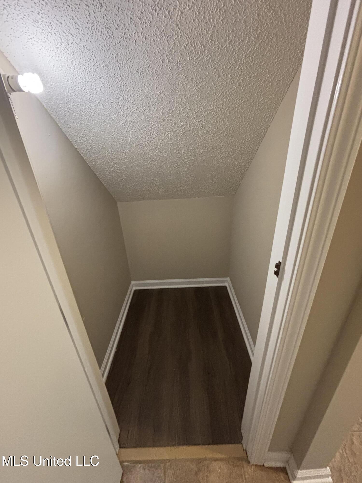 1705 Cedar Lake Cove Property Photo 22