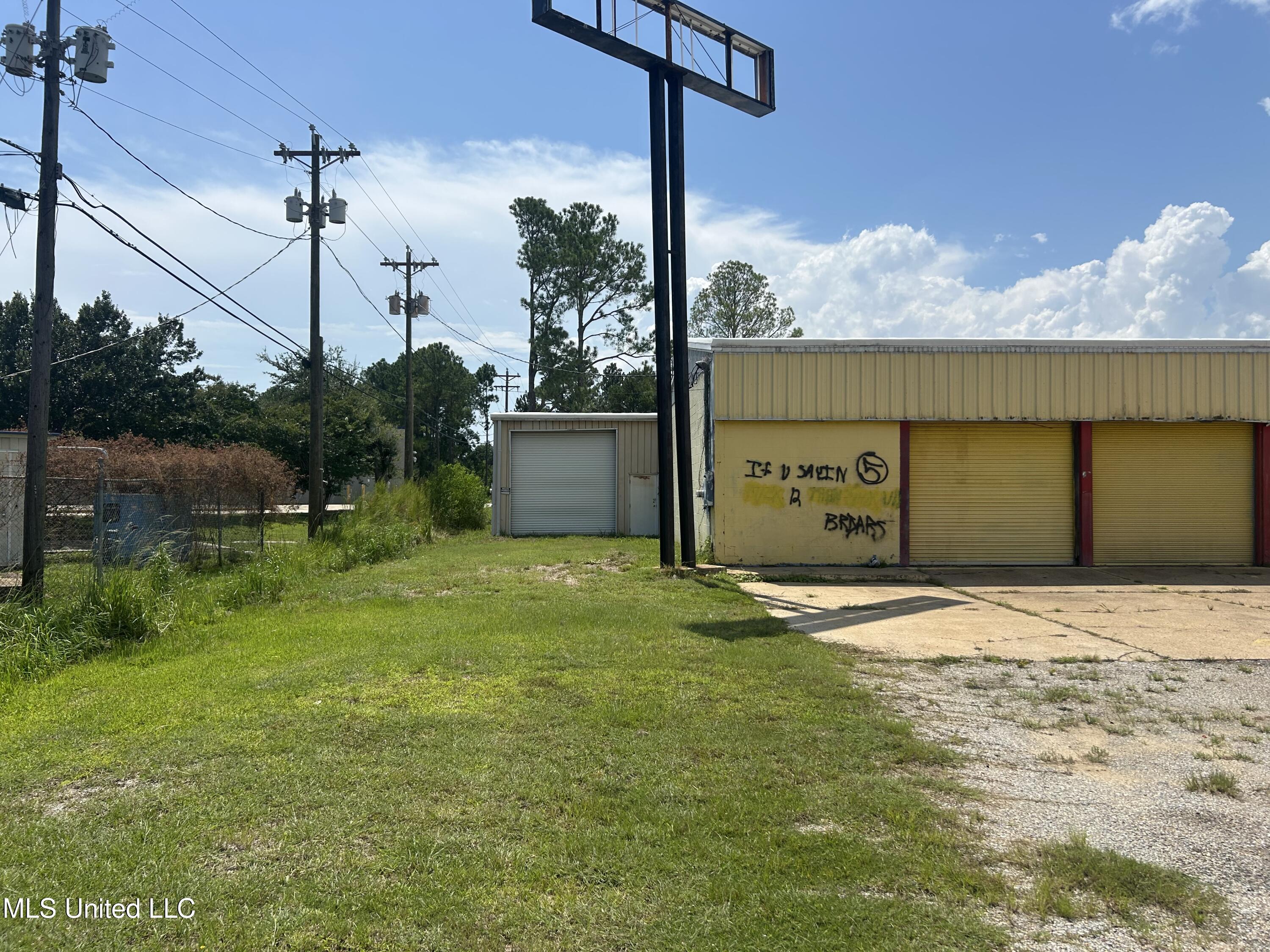 5301 Veterans Boulevard Property Photo 4