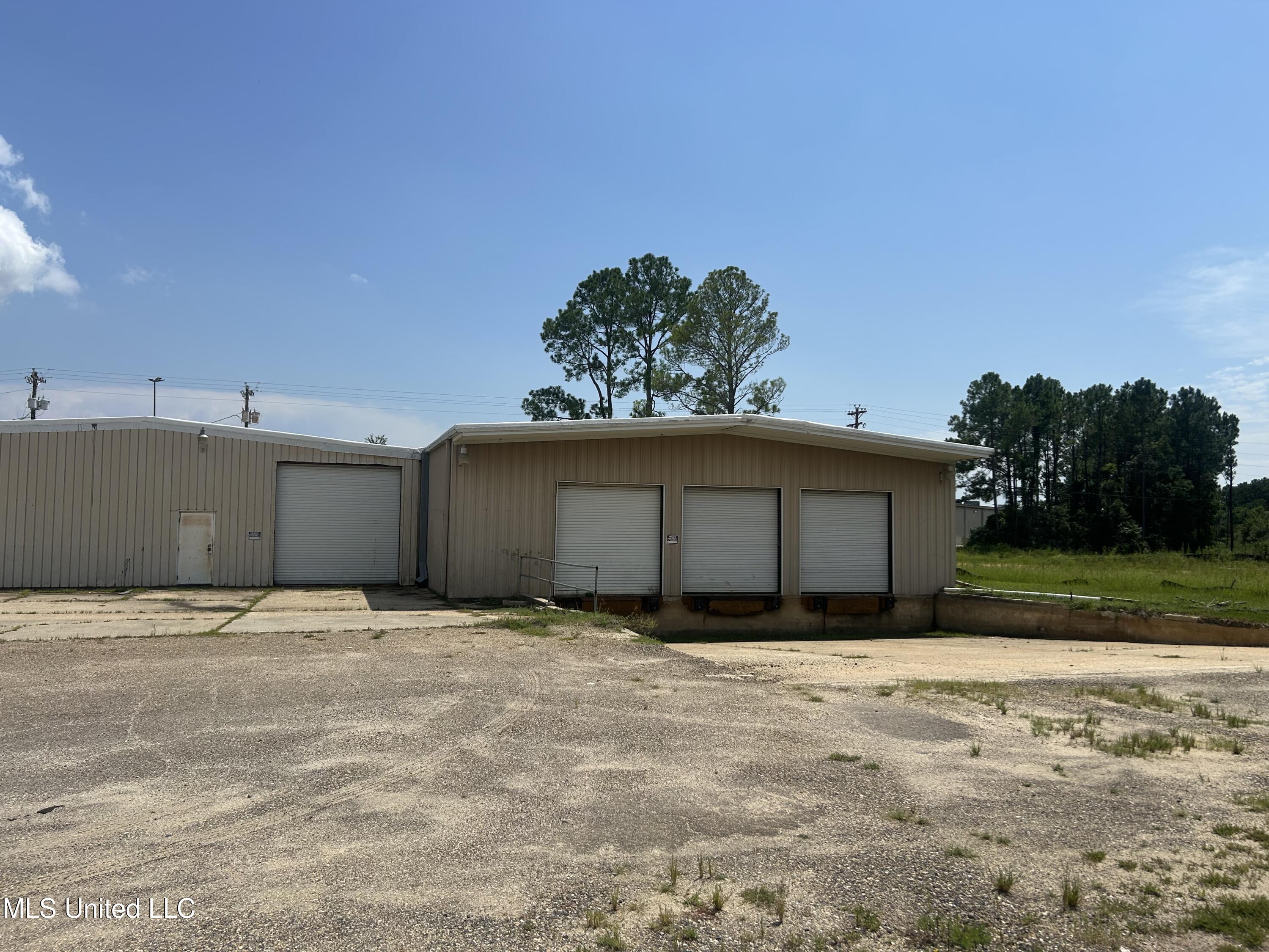 5301 Veterans Boulevard Property Photo 6