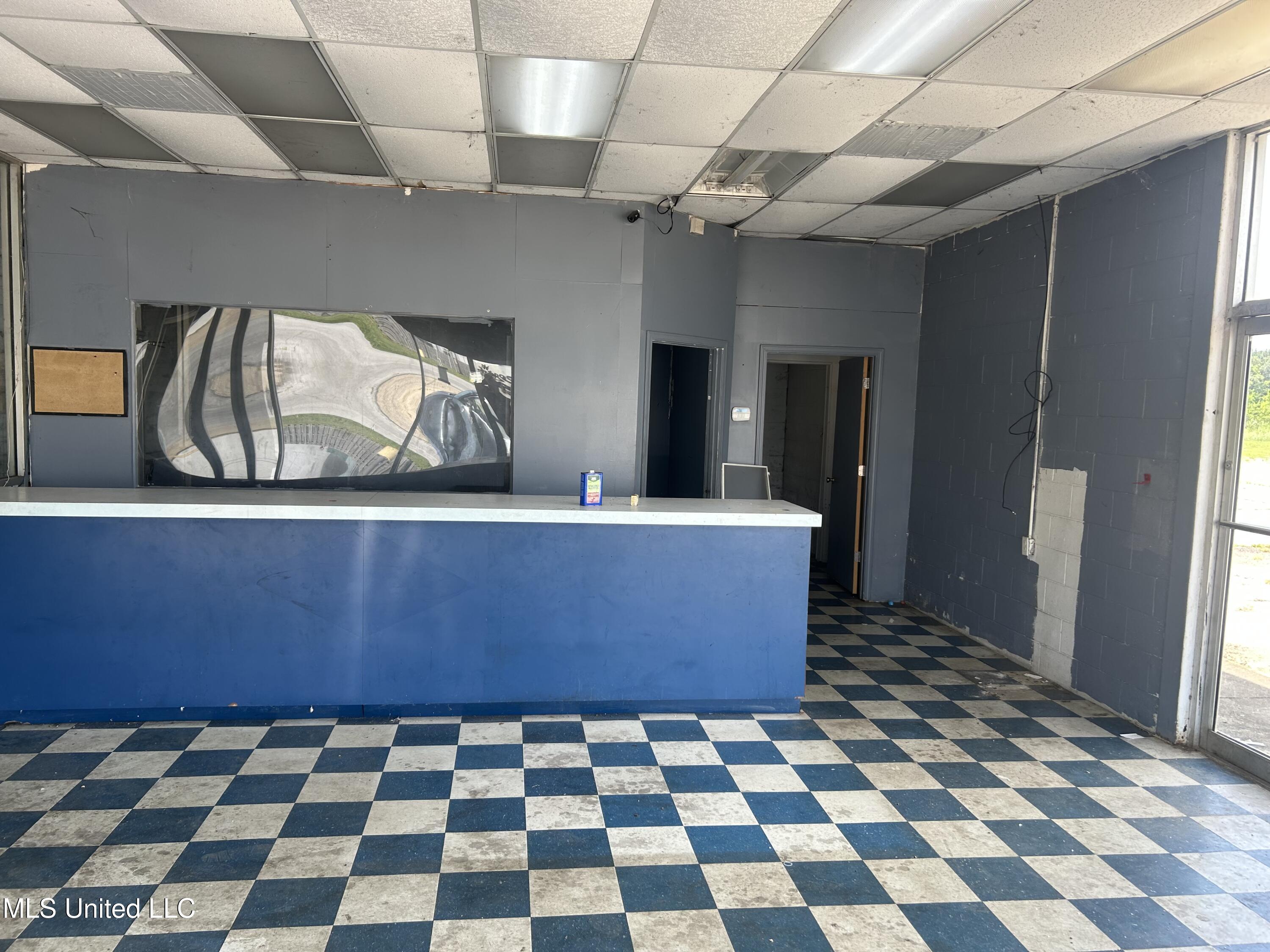 5301 Veterans Boulevard Property Photo 7