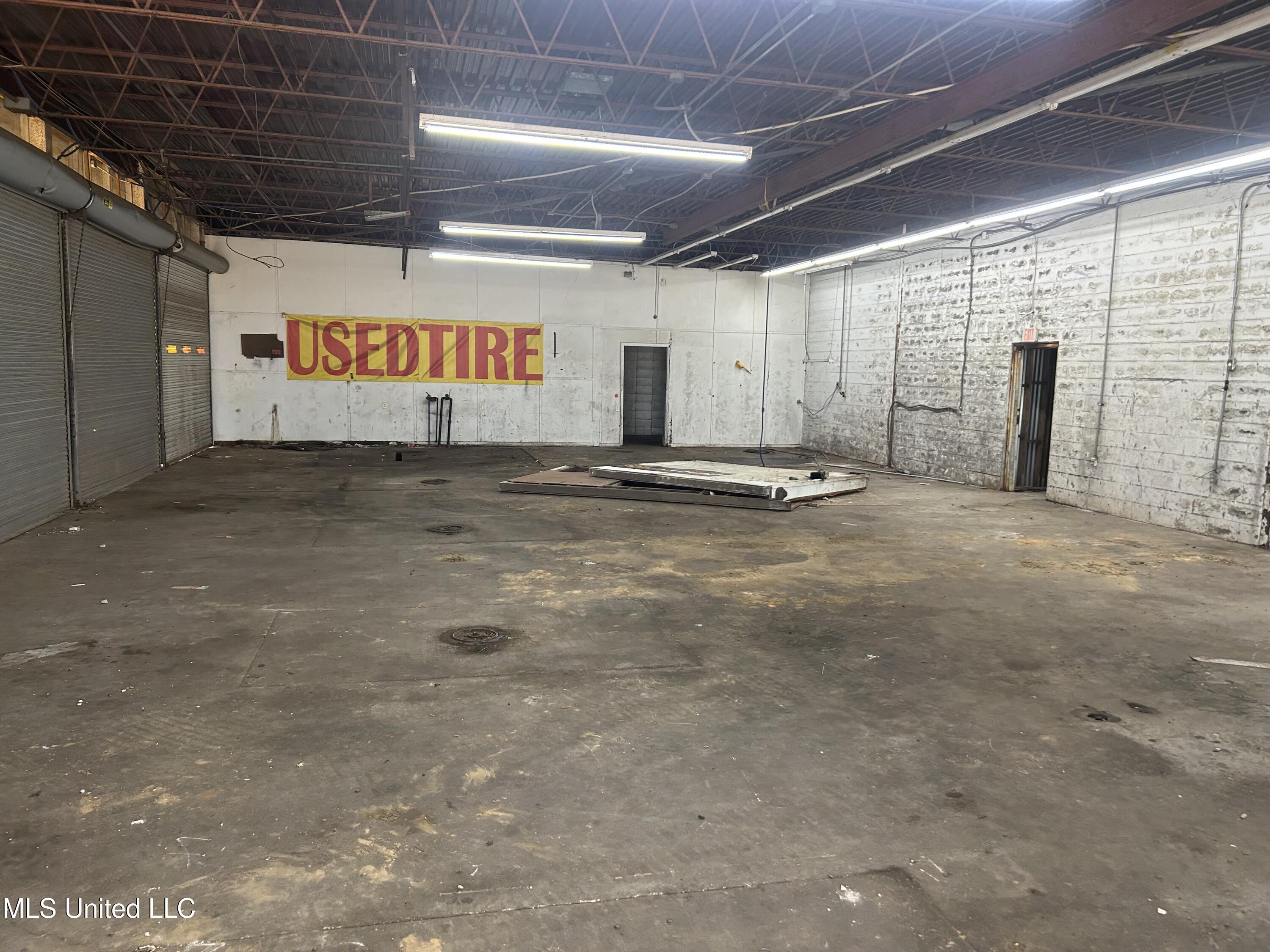 5301 Veterans Boulevard Property Photo 8