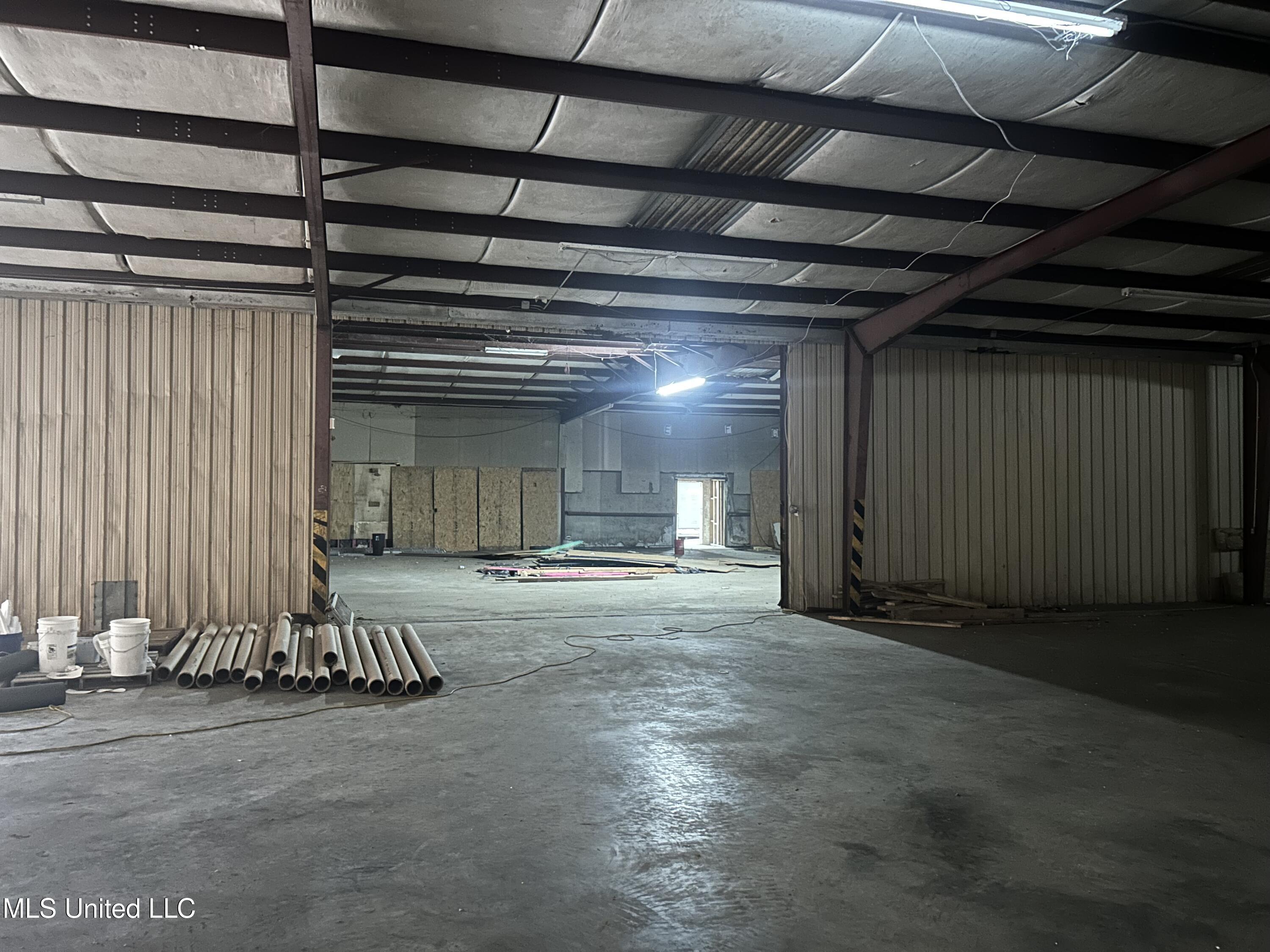 5301 Veterans Boulevard Property Photo 10