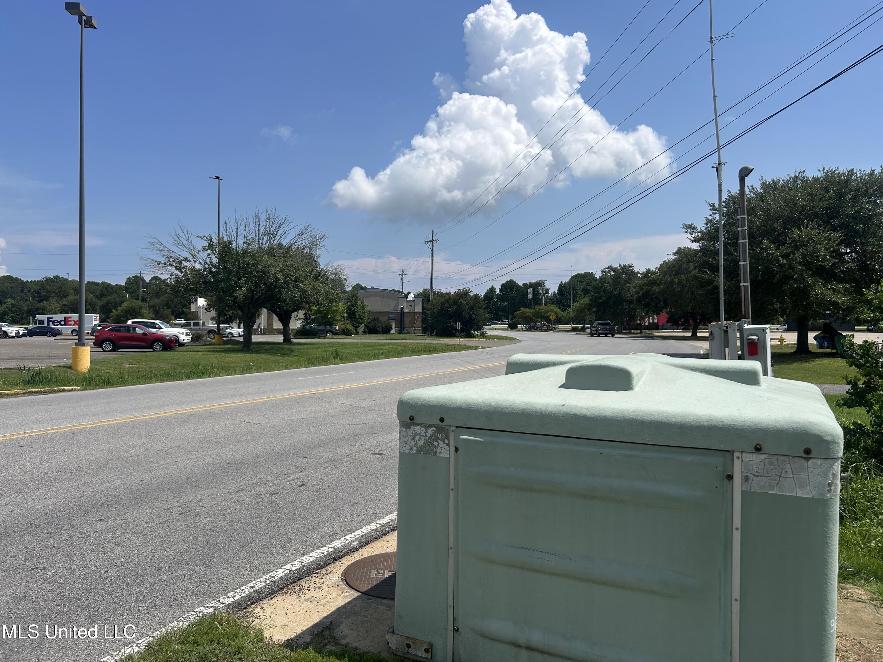 5301 Veterans Boulevard Property Photo 15