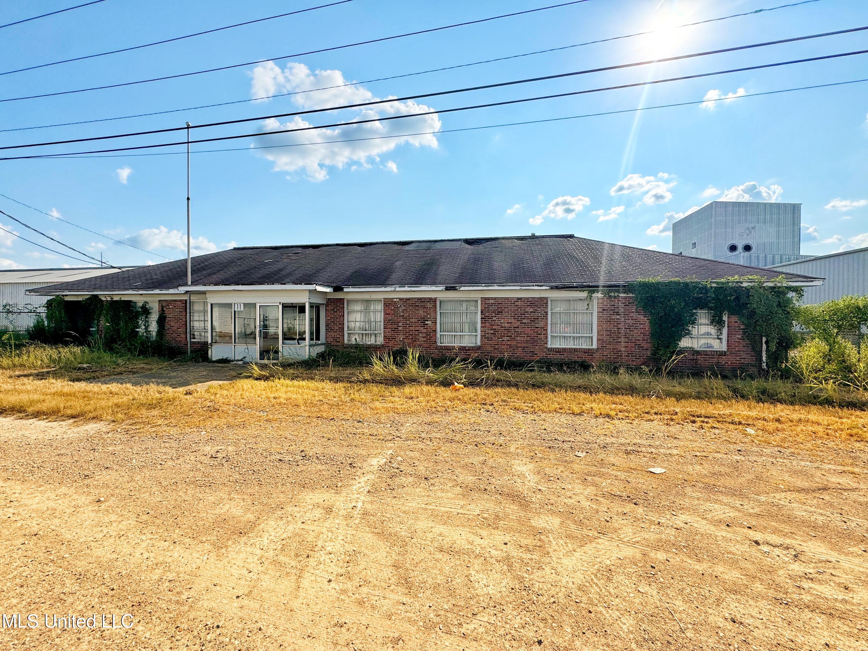 1201 Normandy Avenue Property Photo 3