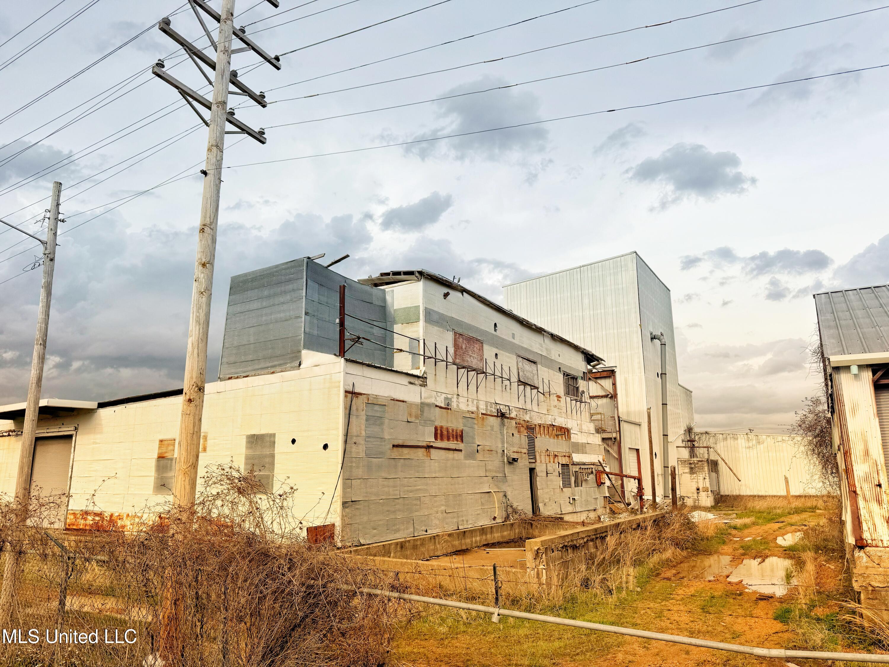 1201 Normandy Avenue Property Photo 4