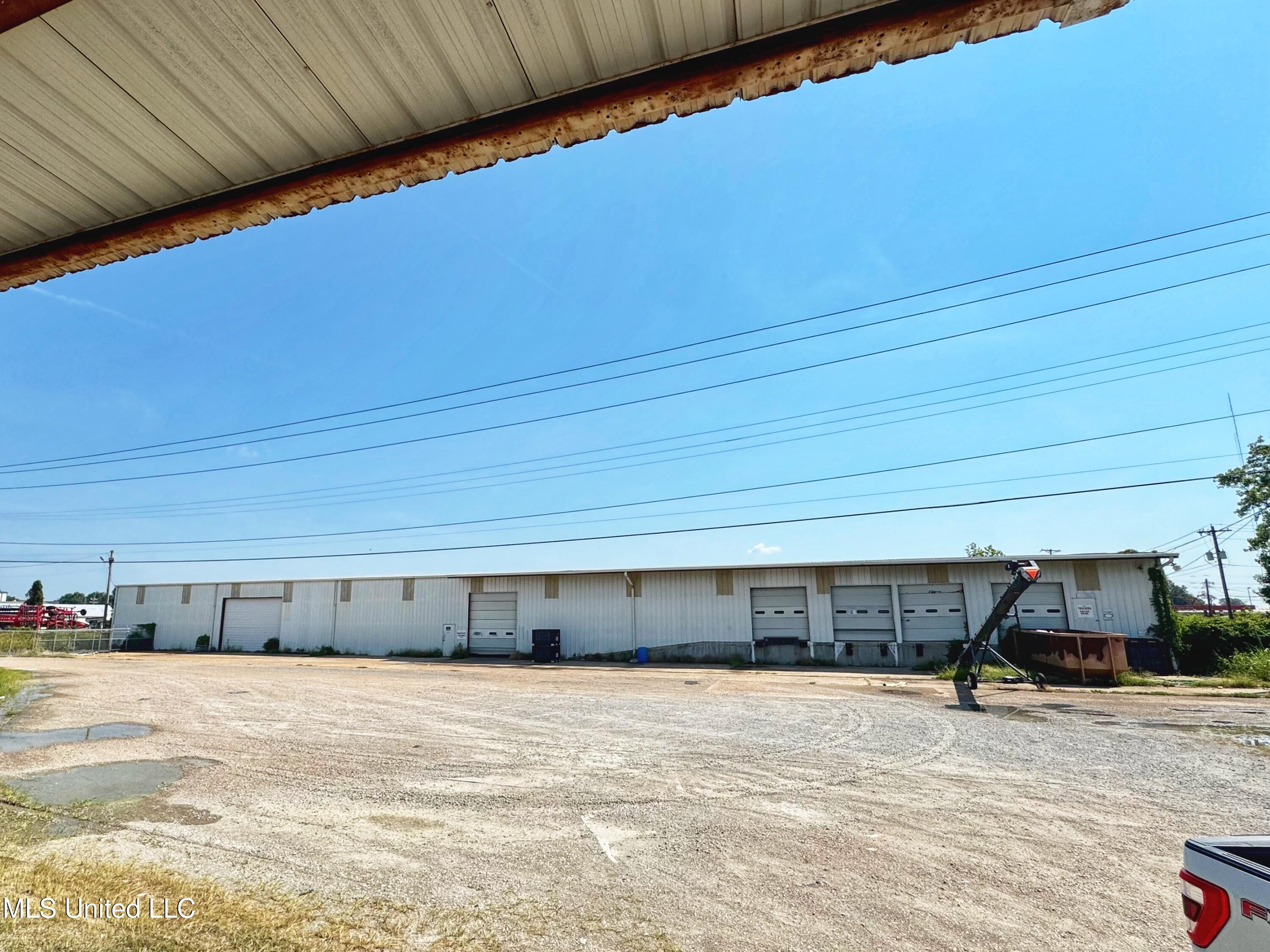 1201 Normandy Avenue Property Photo 5