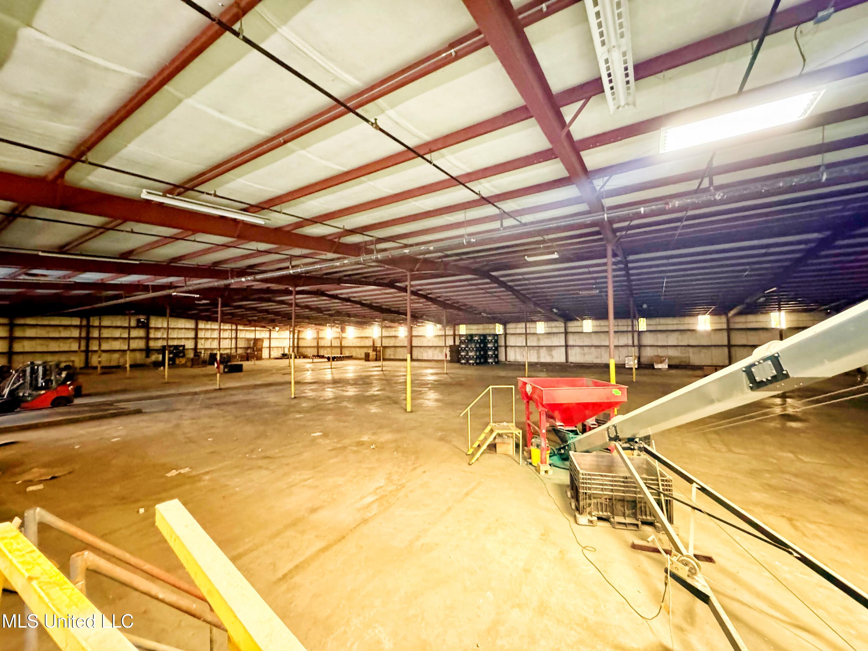 1201 Normandy Avenue Property Photo 8