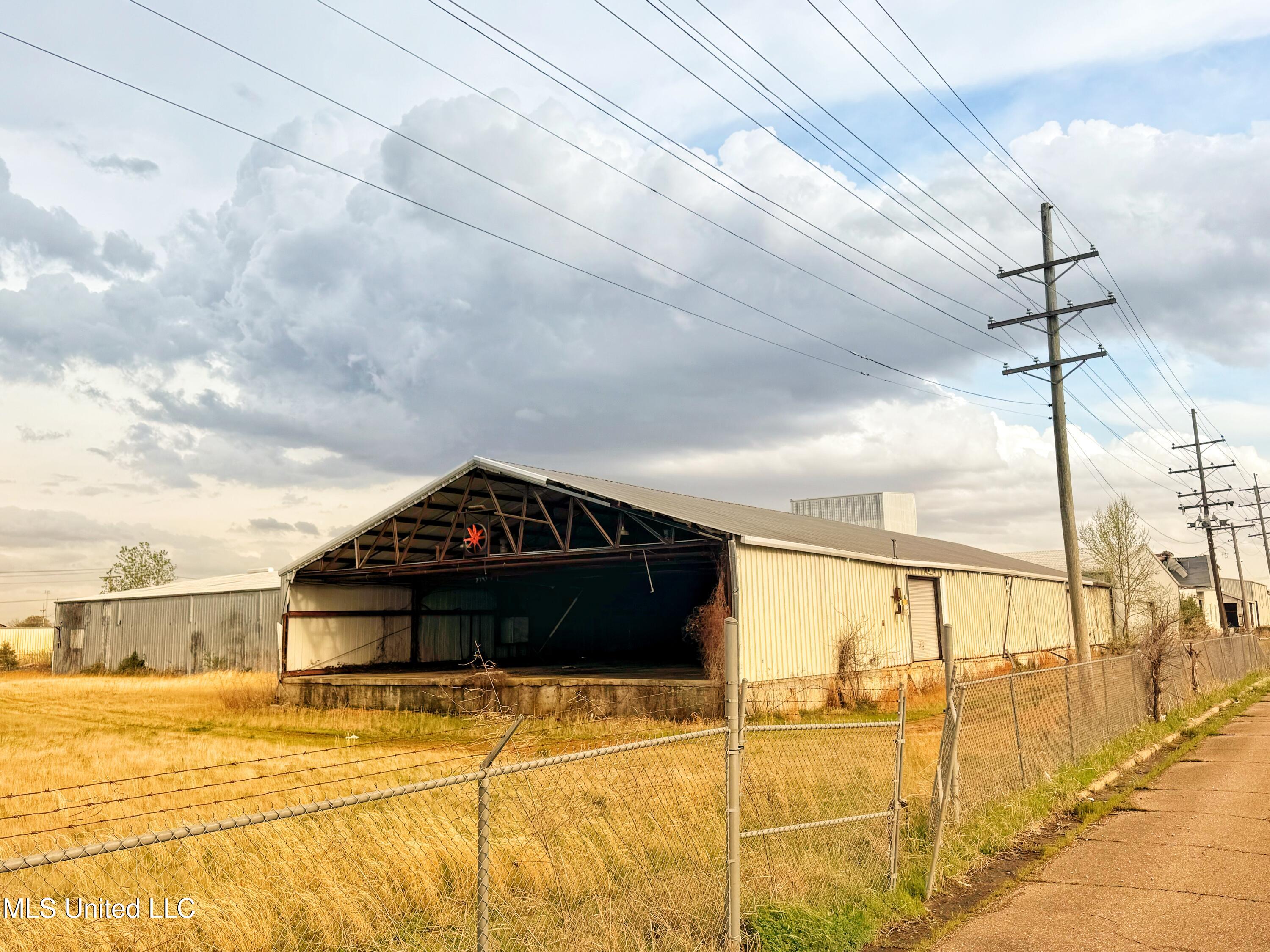 1201 Normandy Avenue Property Photo 12