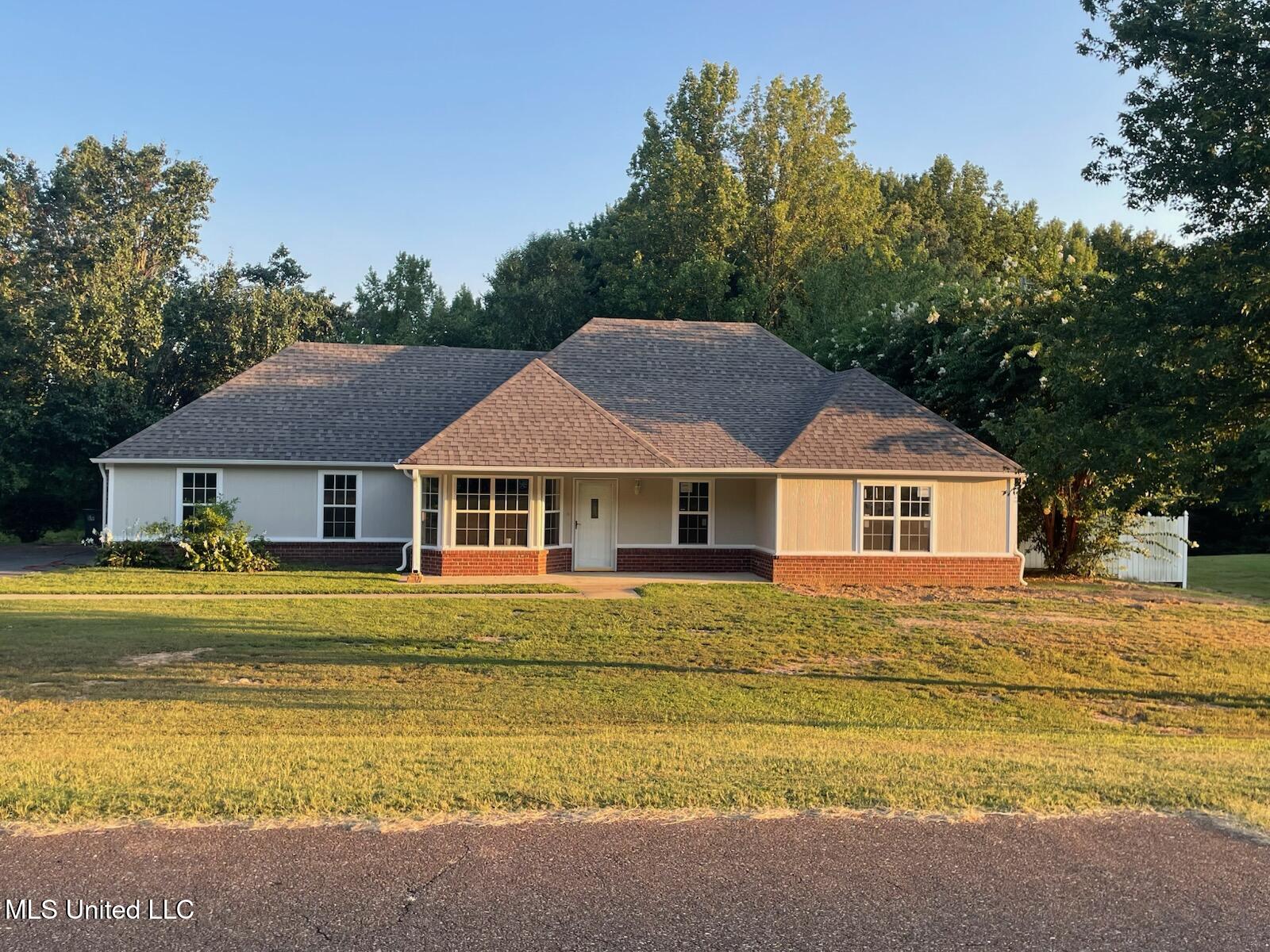 207 Aaron Road Property Photo 1