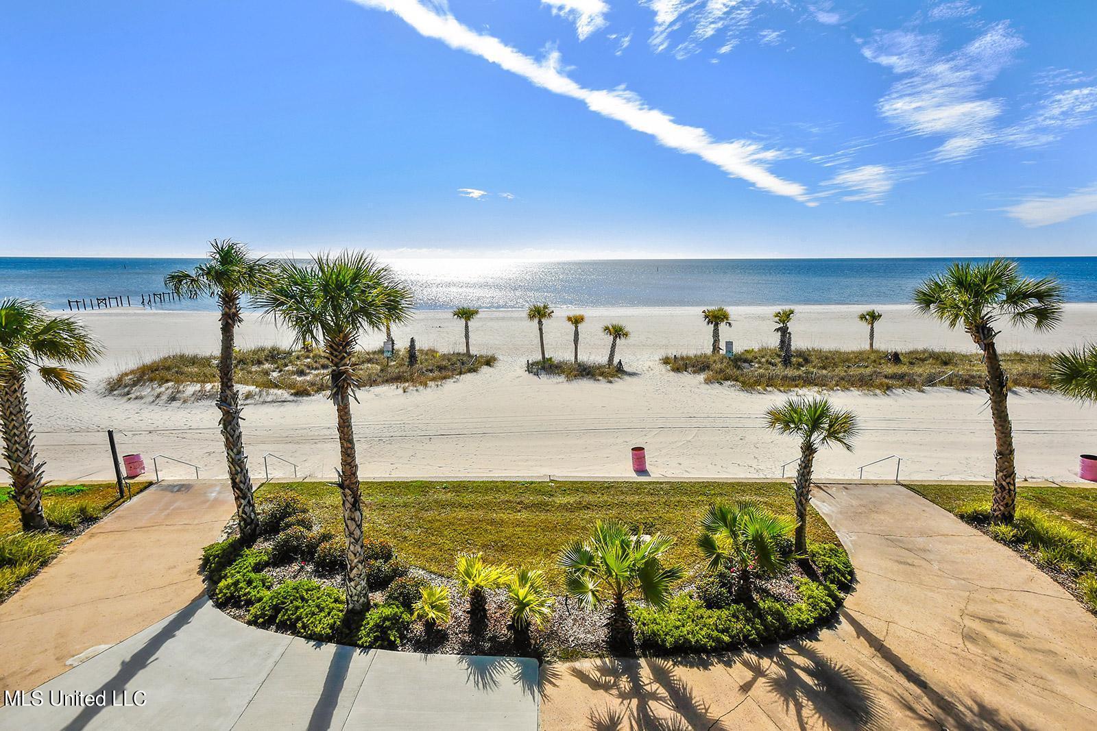 900 Village Lane Property Photo 2