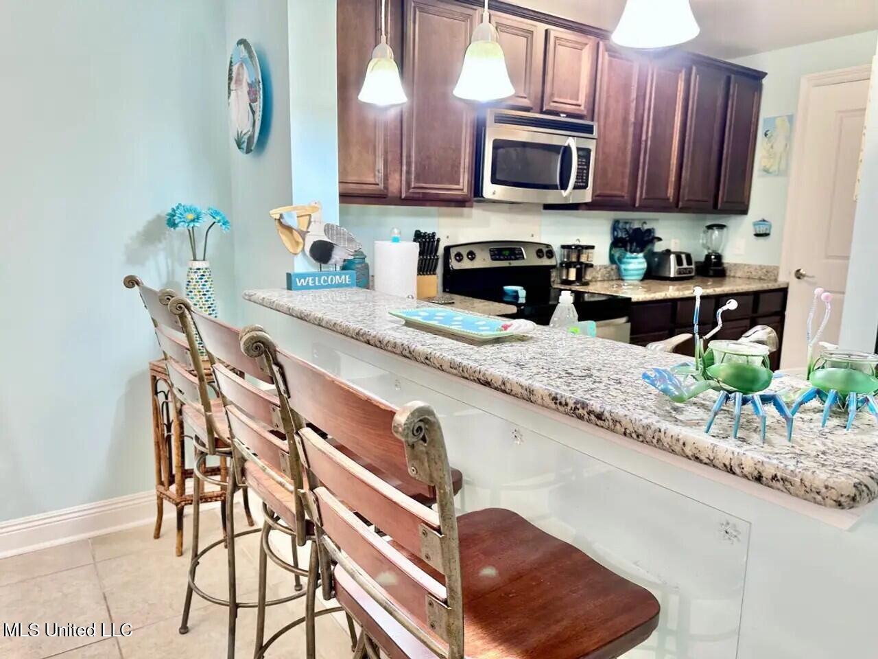 900 Village Lane Property Photo 11