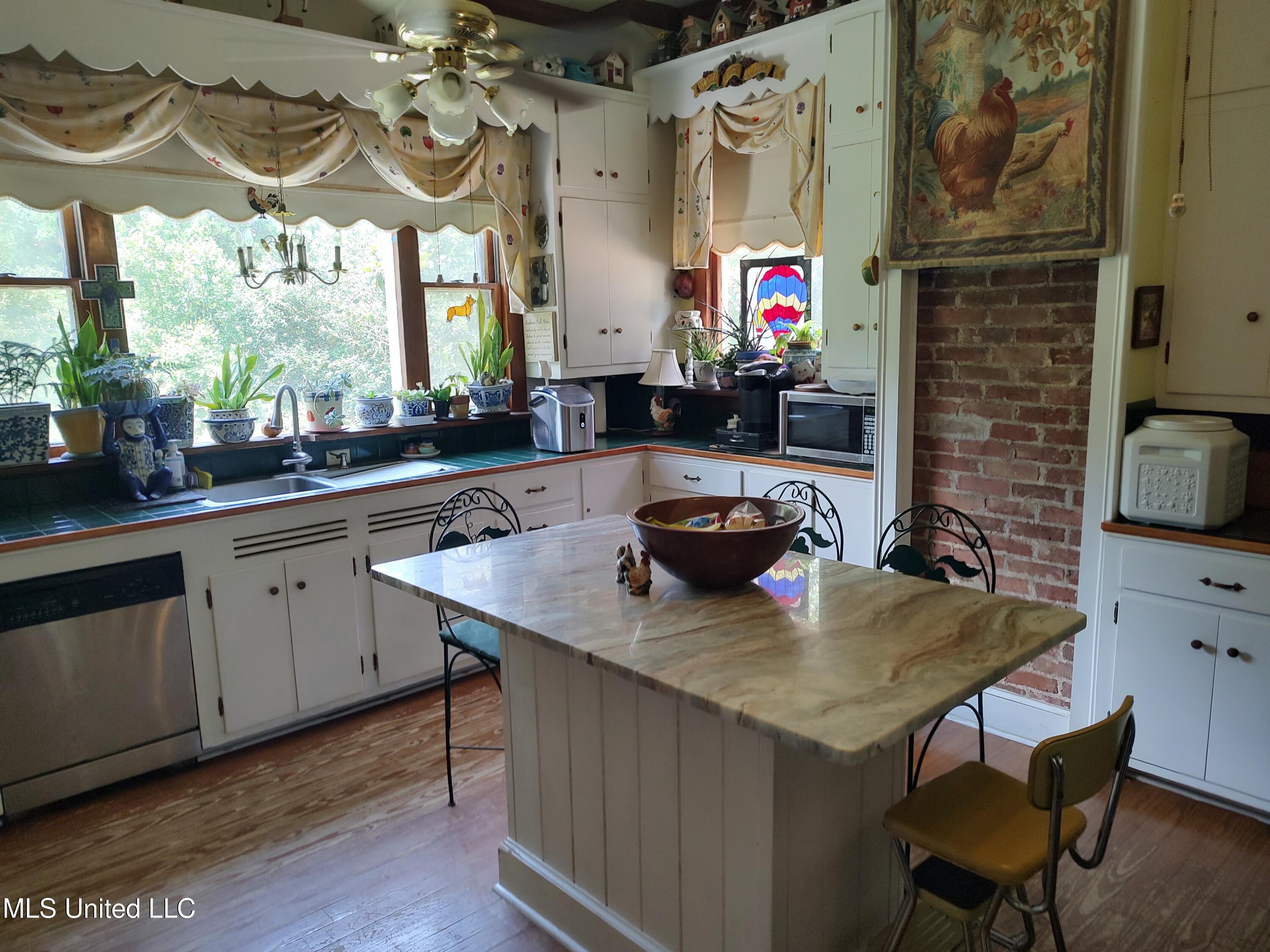 802 N Union Street Property Photo 43