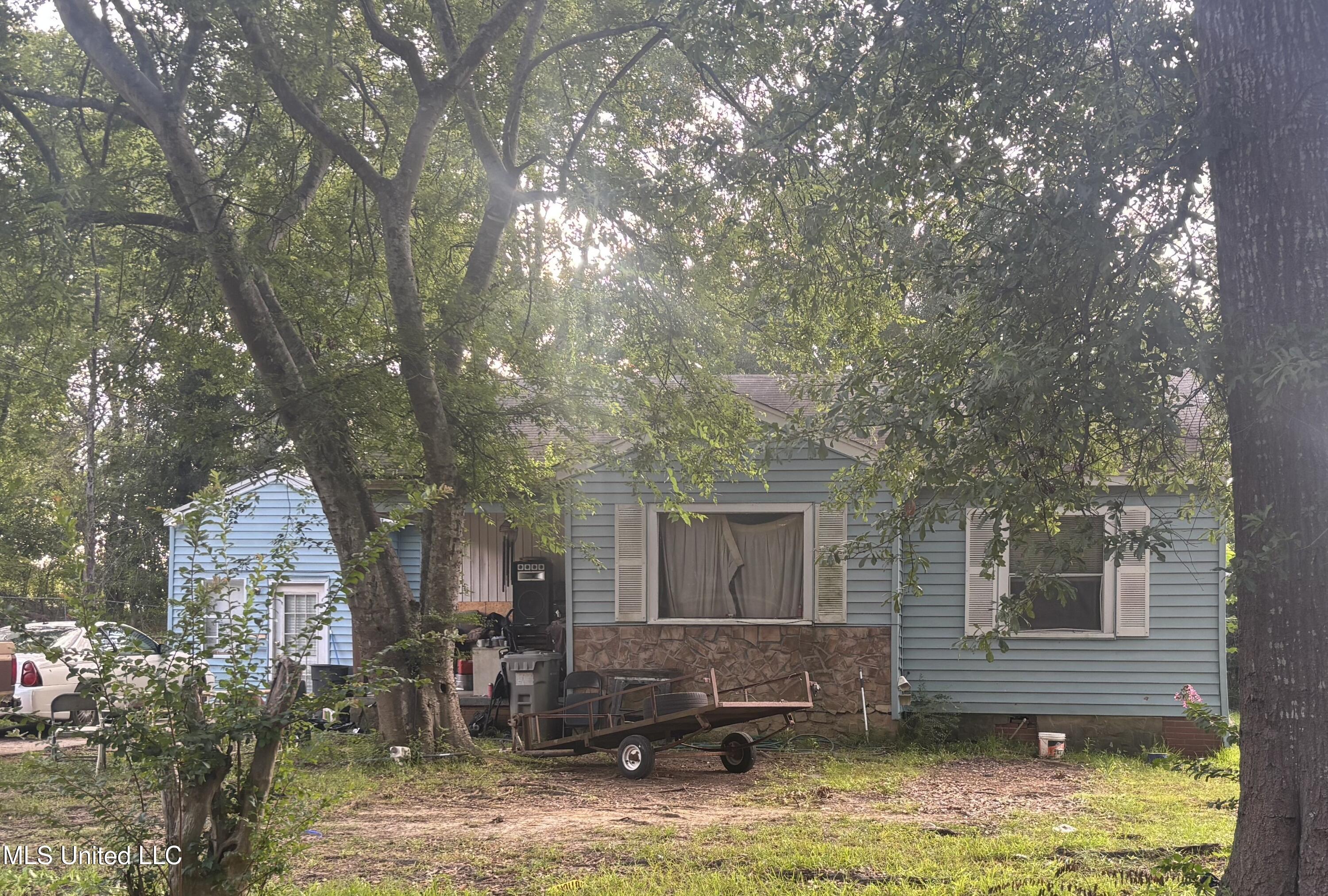 1746 Hampton Street Property Photo 1