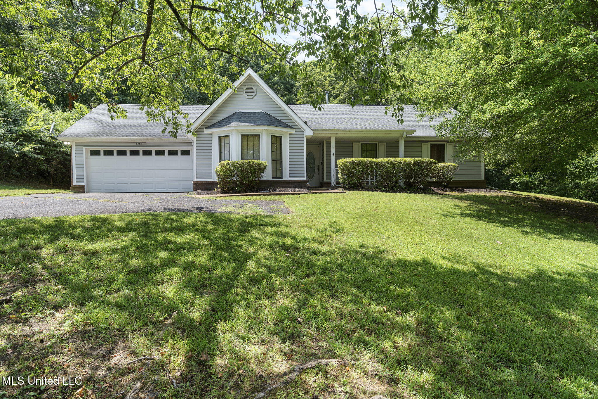 5395 Cohay Drive Property Photo 1