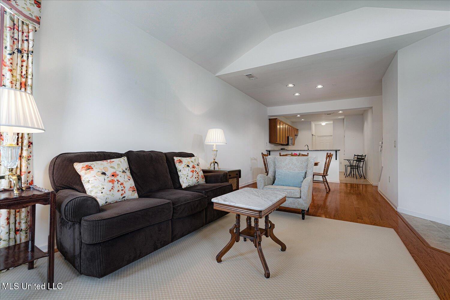 8817 Parkview Oaks Circle Property Photo 8