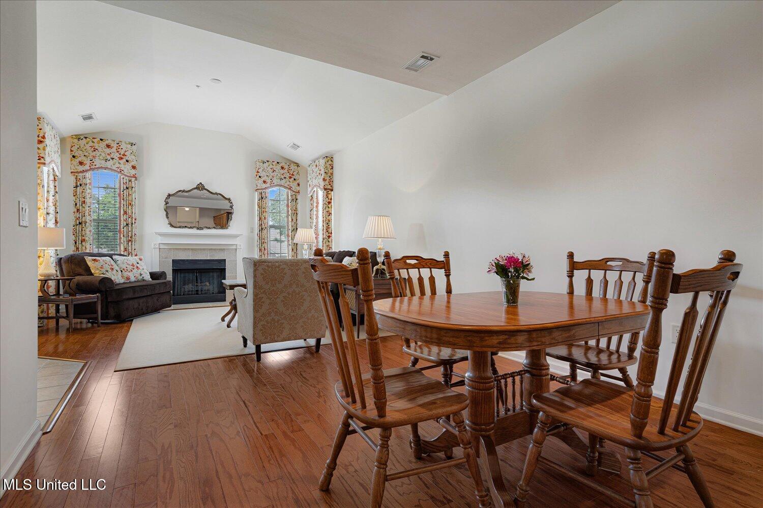 8817 Parkview Oaks Circle Property Photo 10