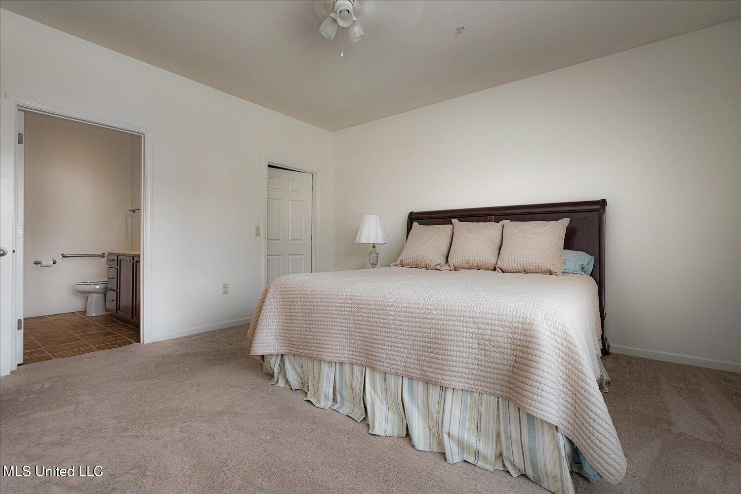 8817 Parkview Oaks Circle Property Photo 16