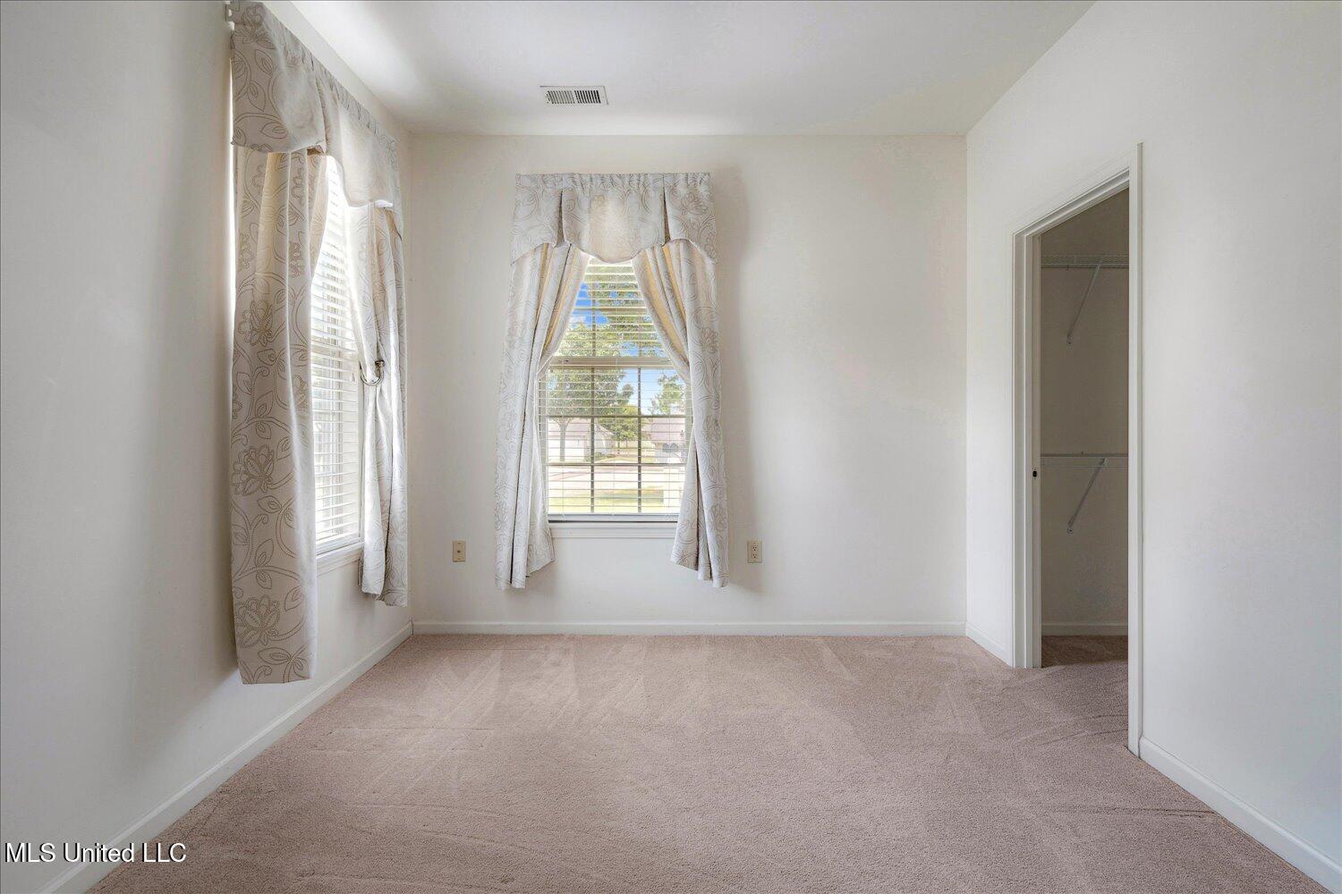 8817 Parkview Oaks Circle Property Photo 18