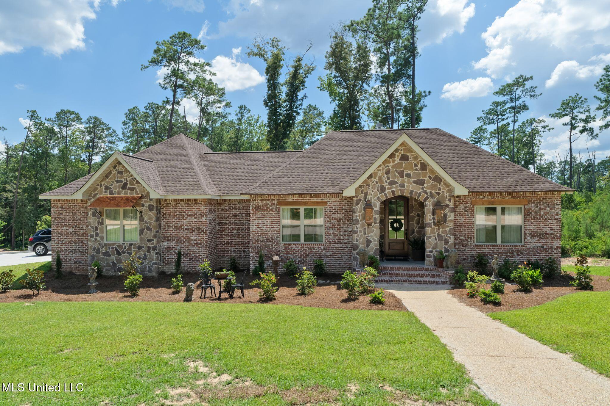 14 Springlake Drive Property Photo 1