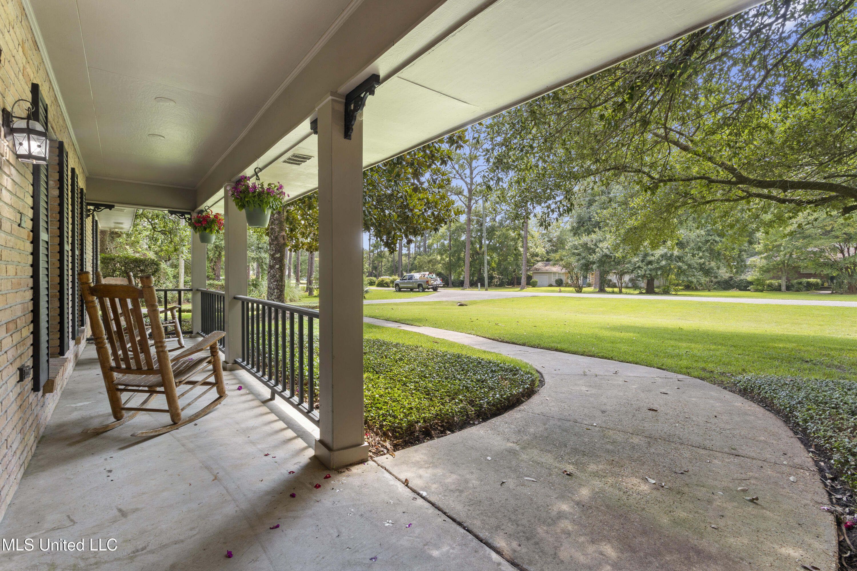 4106 Franklin Avenue Property Photo 5