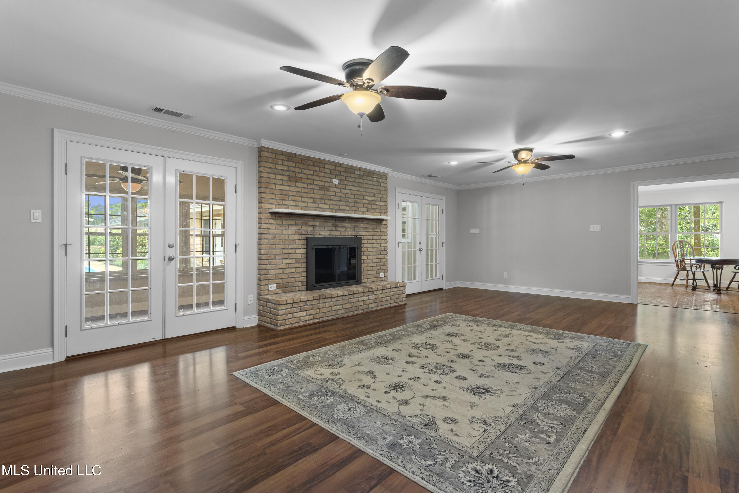4106 Franklin Avenue Property Photo 7