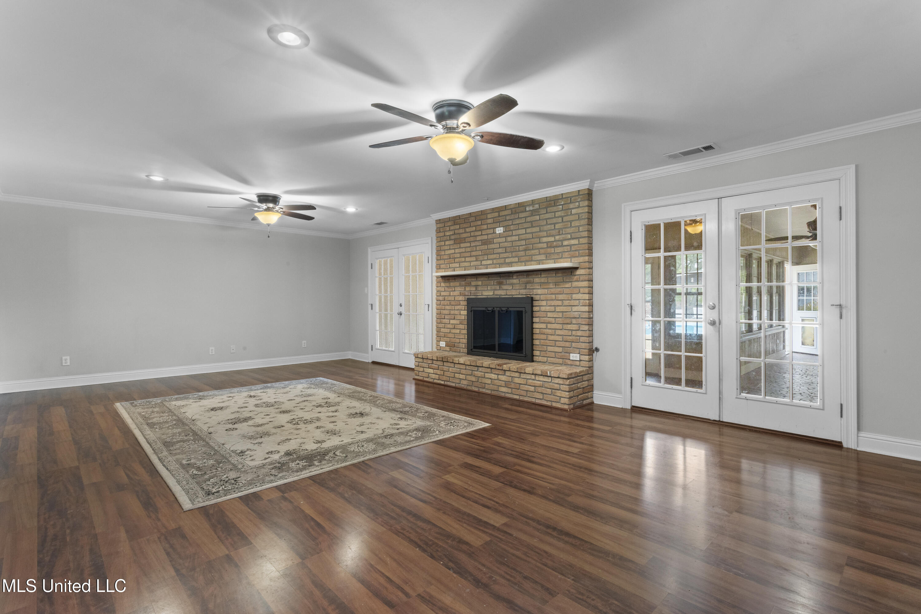 4106 Franklin Avenue Property Photo 8