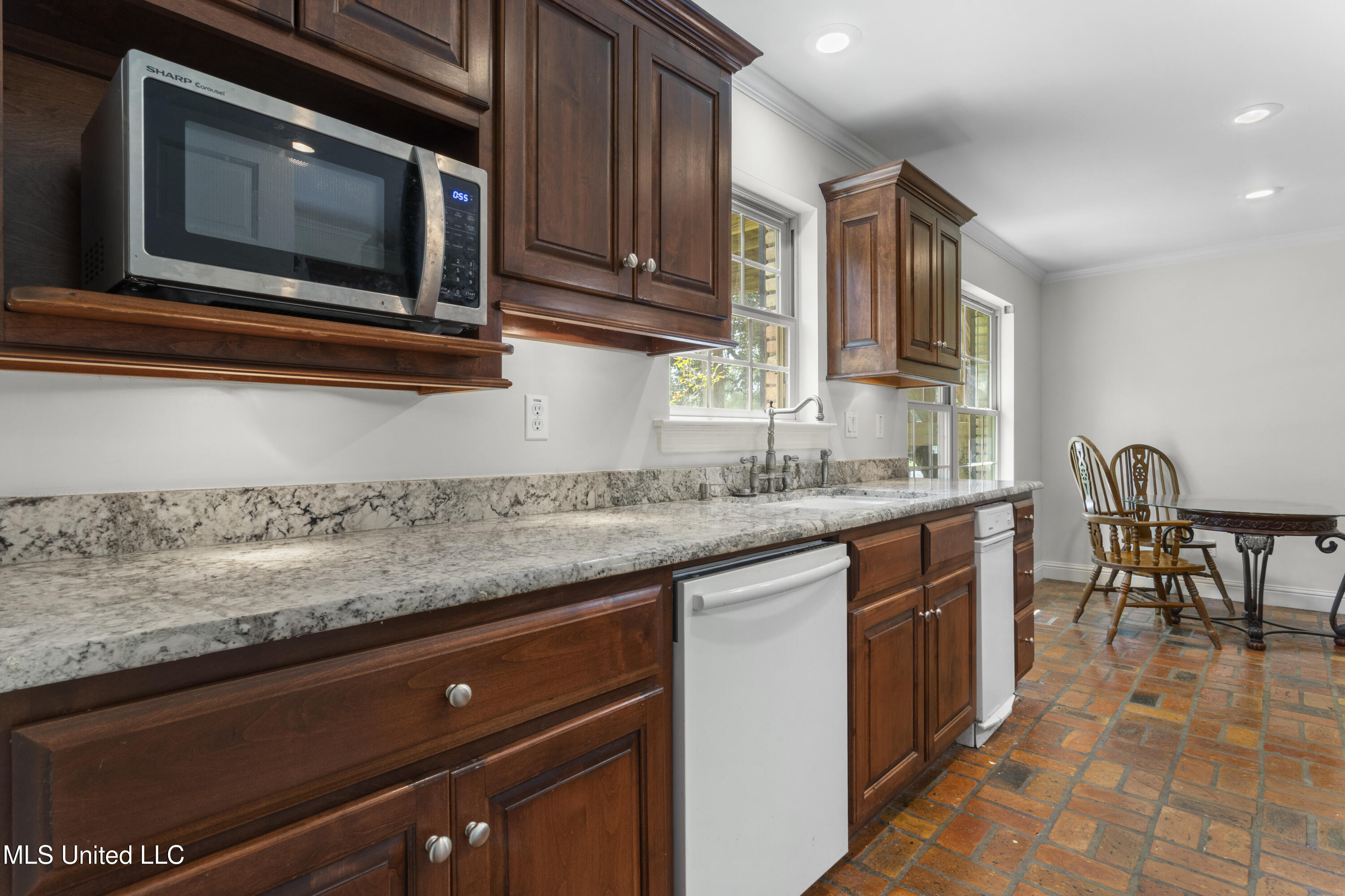 4106 Franklin Avenue Property Photo 17