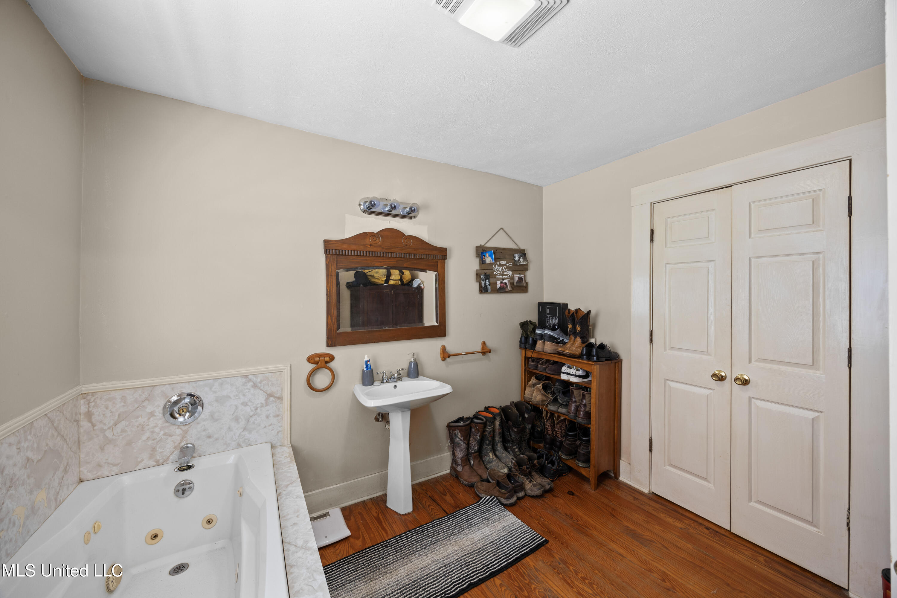 3200 Tower Road Property Photo 35