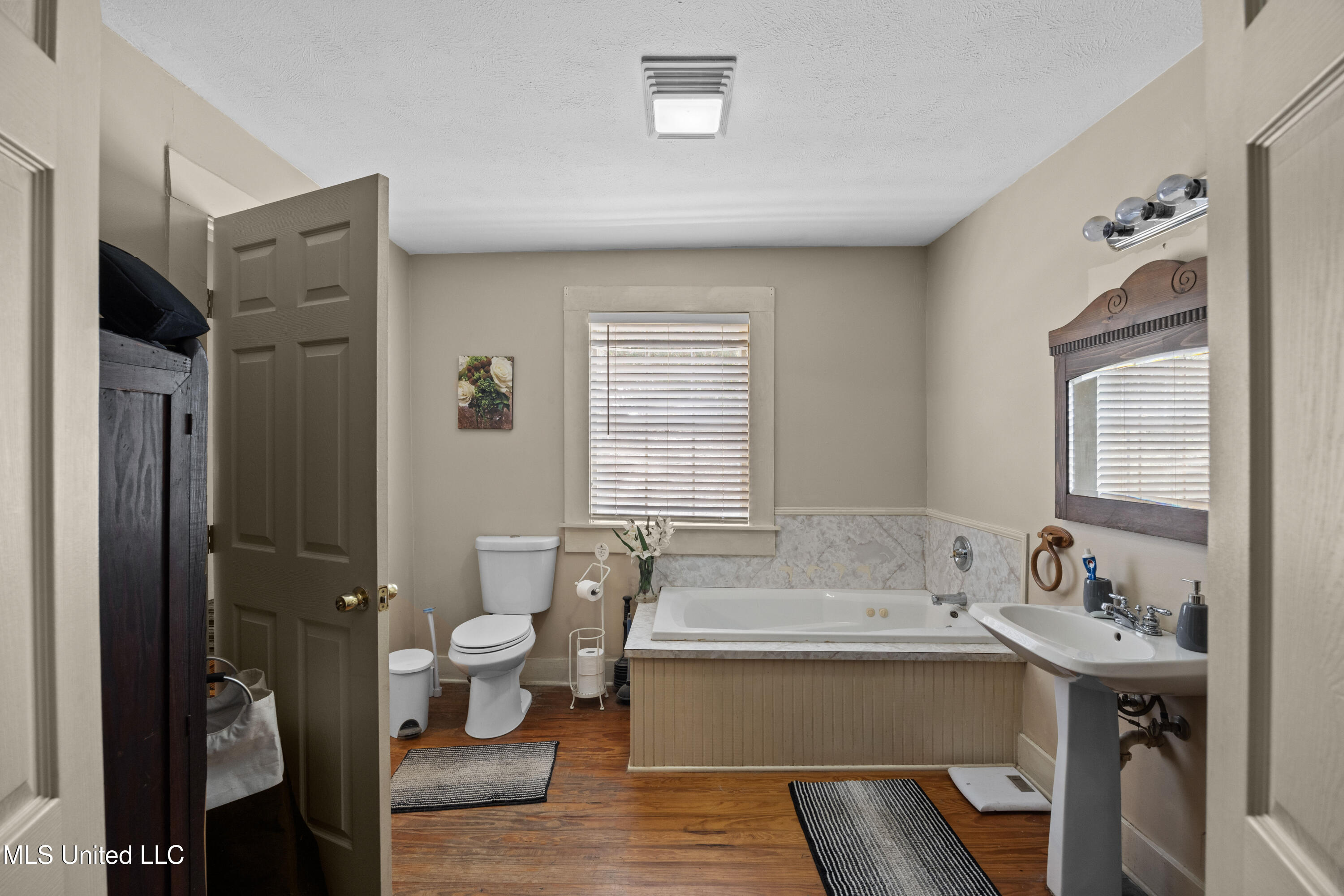 3200 Tower Road Property Photo 37