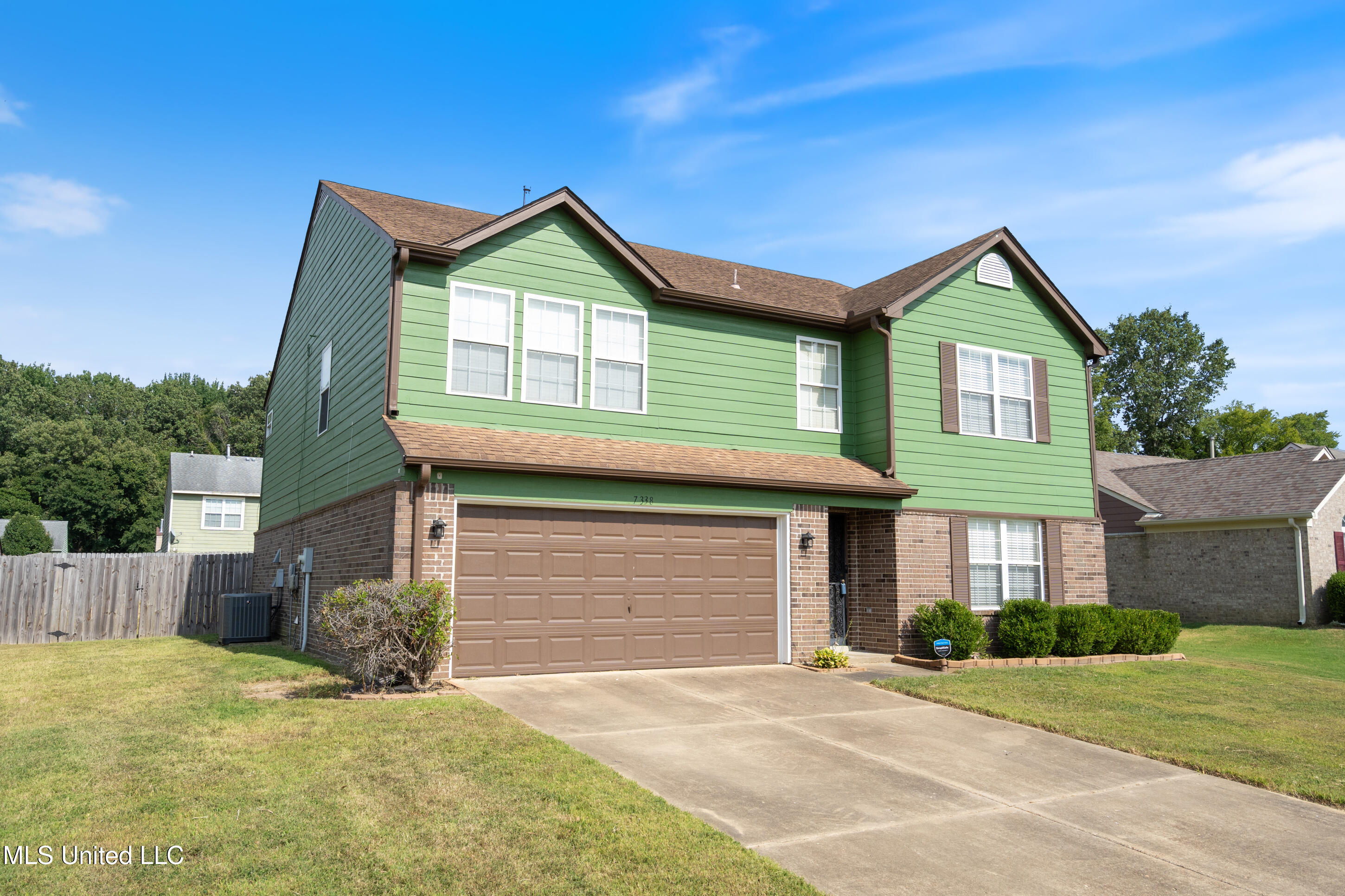 7338 Hunters Horn Drive Property Photo 2