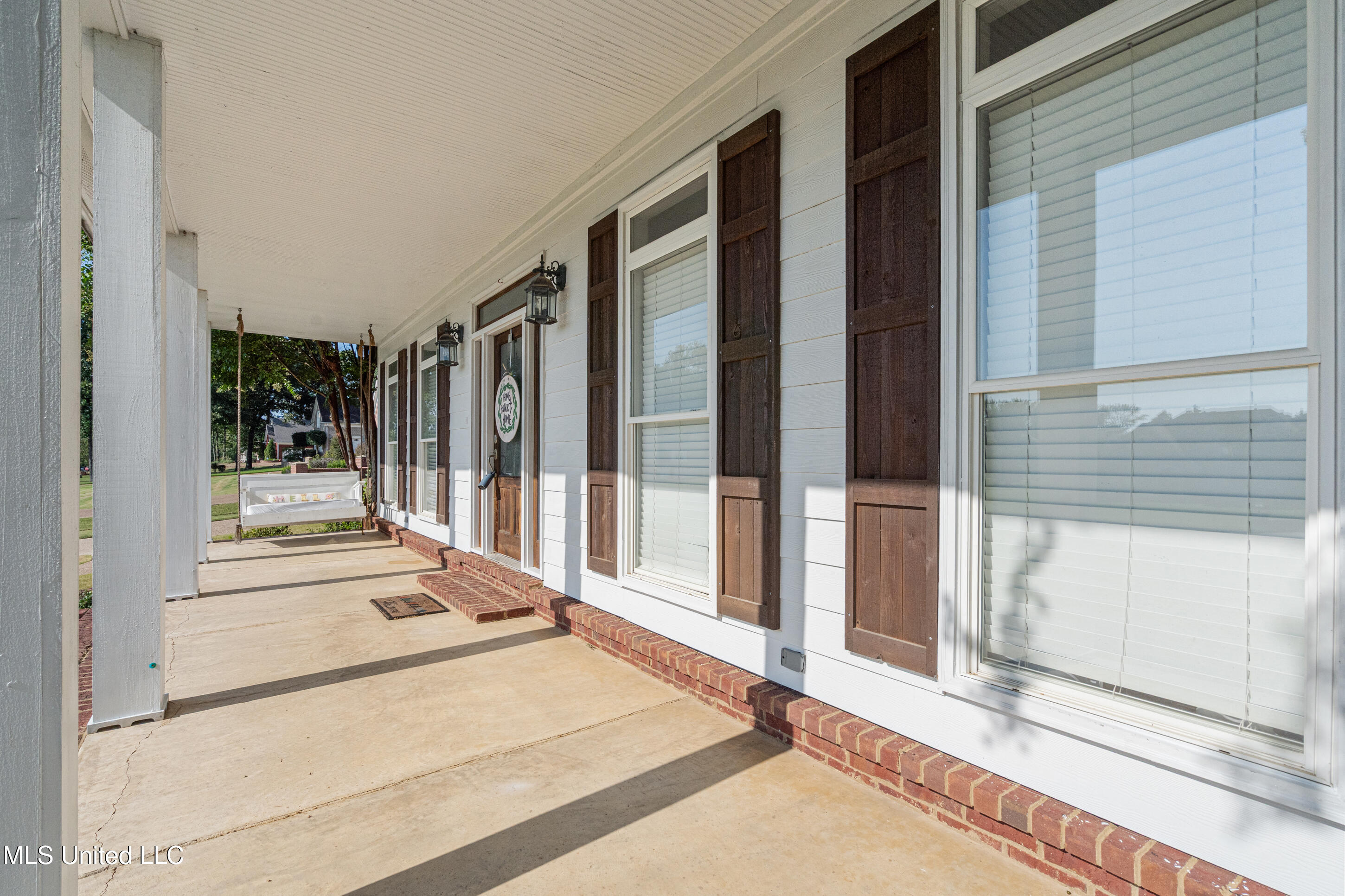5137 Meadow Pointe Drive Property Photo 6