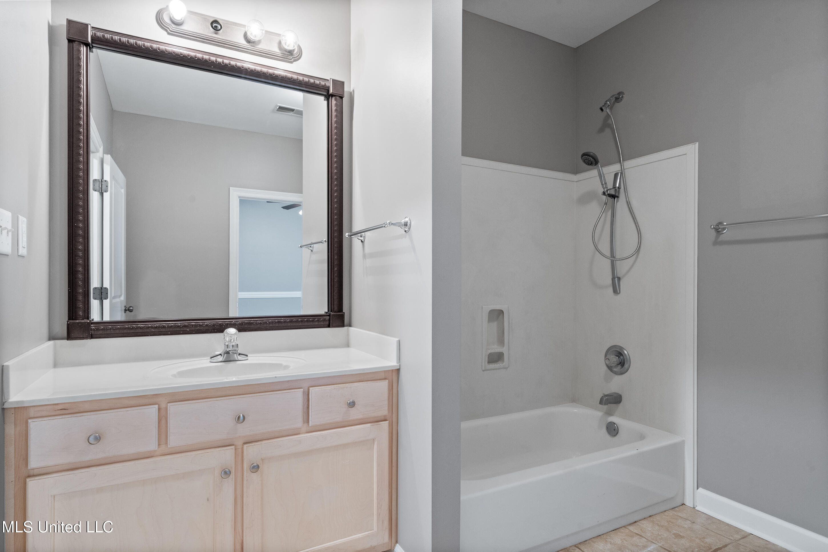 5137 Meadow Pointe Drive Property Photo 26