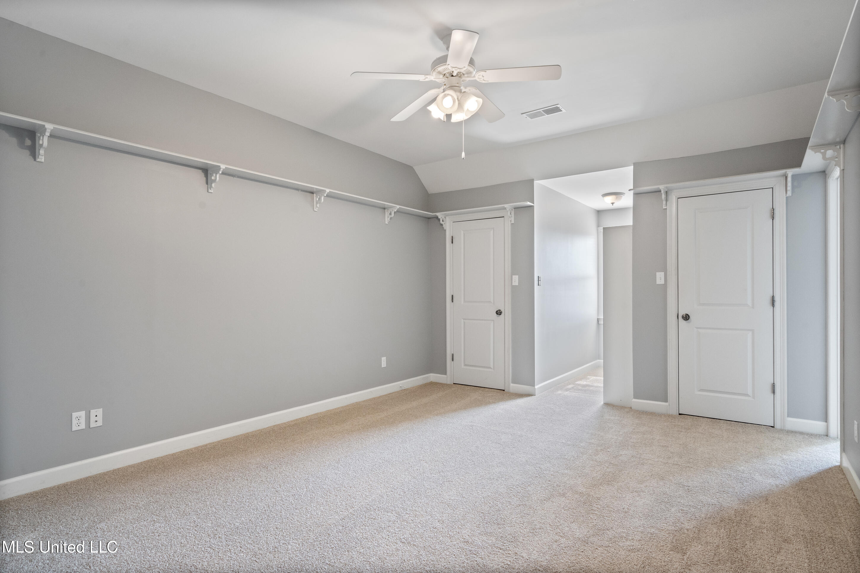 5137 Meadow Pointe Drive Property Photo 27