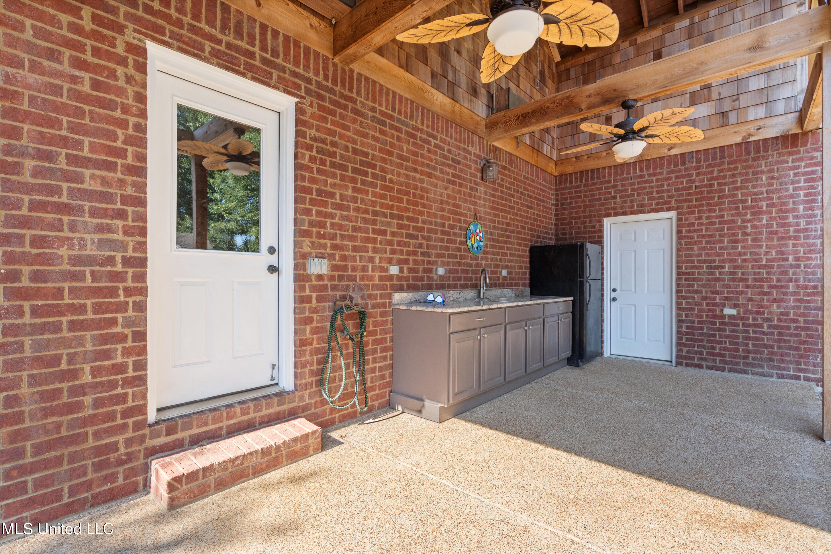 5137 Meadow Pointe Drive Property Photo 34