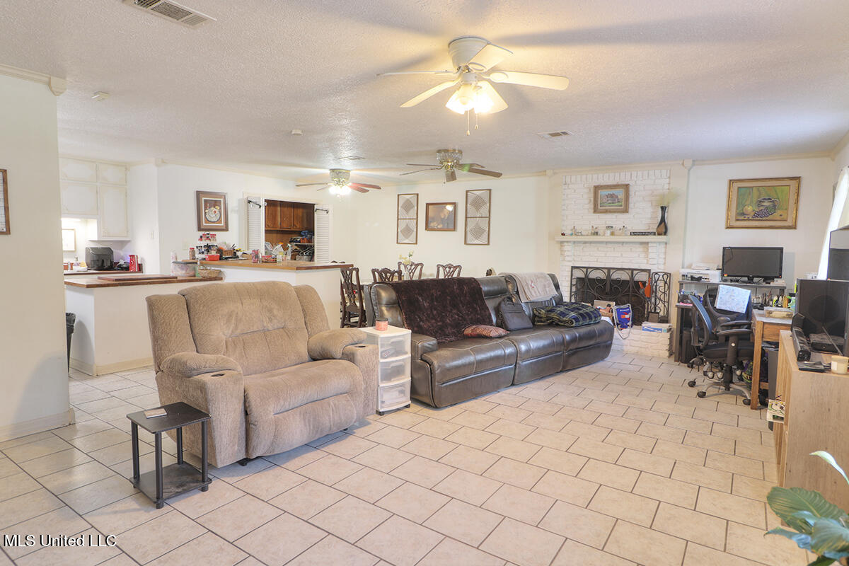 205 Alyce Place Property Photo 1