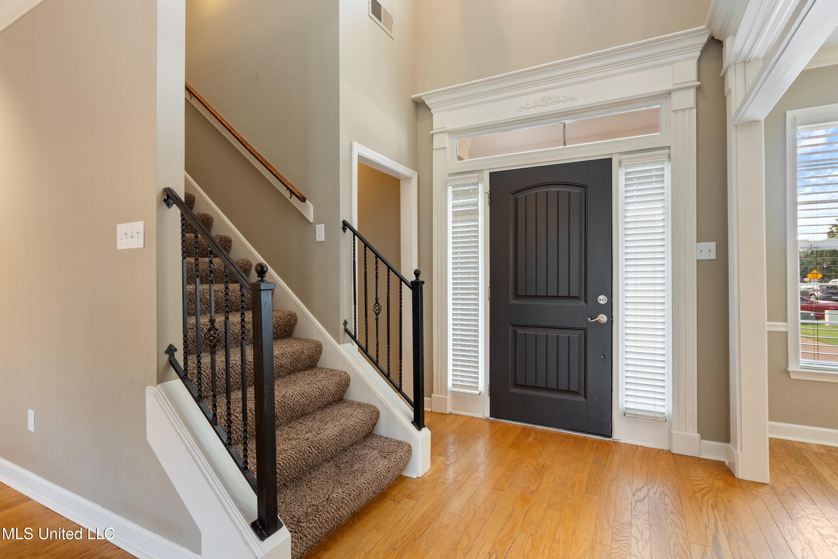 7056 Apache Drive Property Photo 5