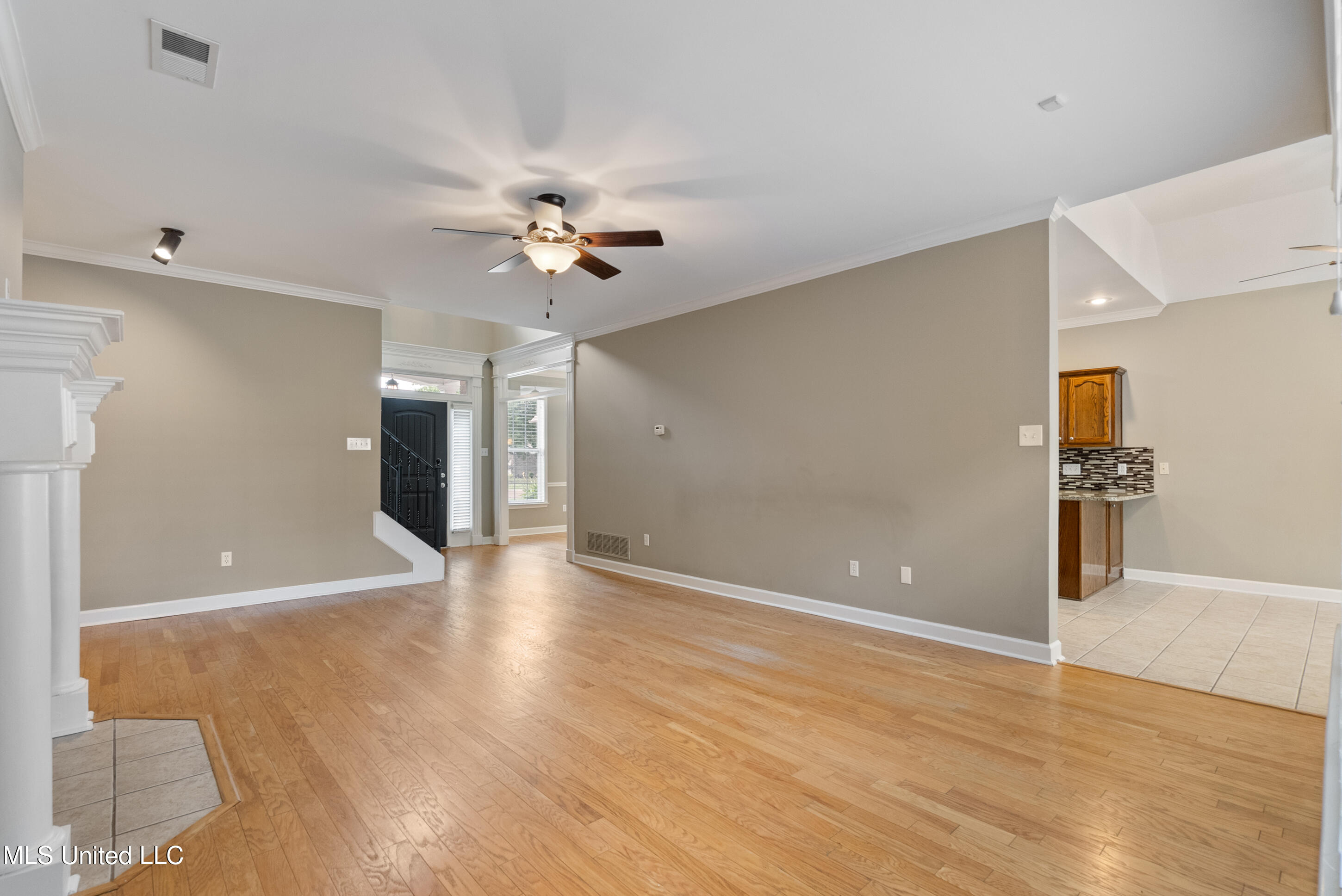 7056 Apache Drive Property Photo 7