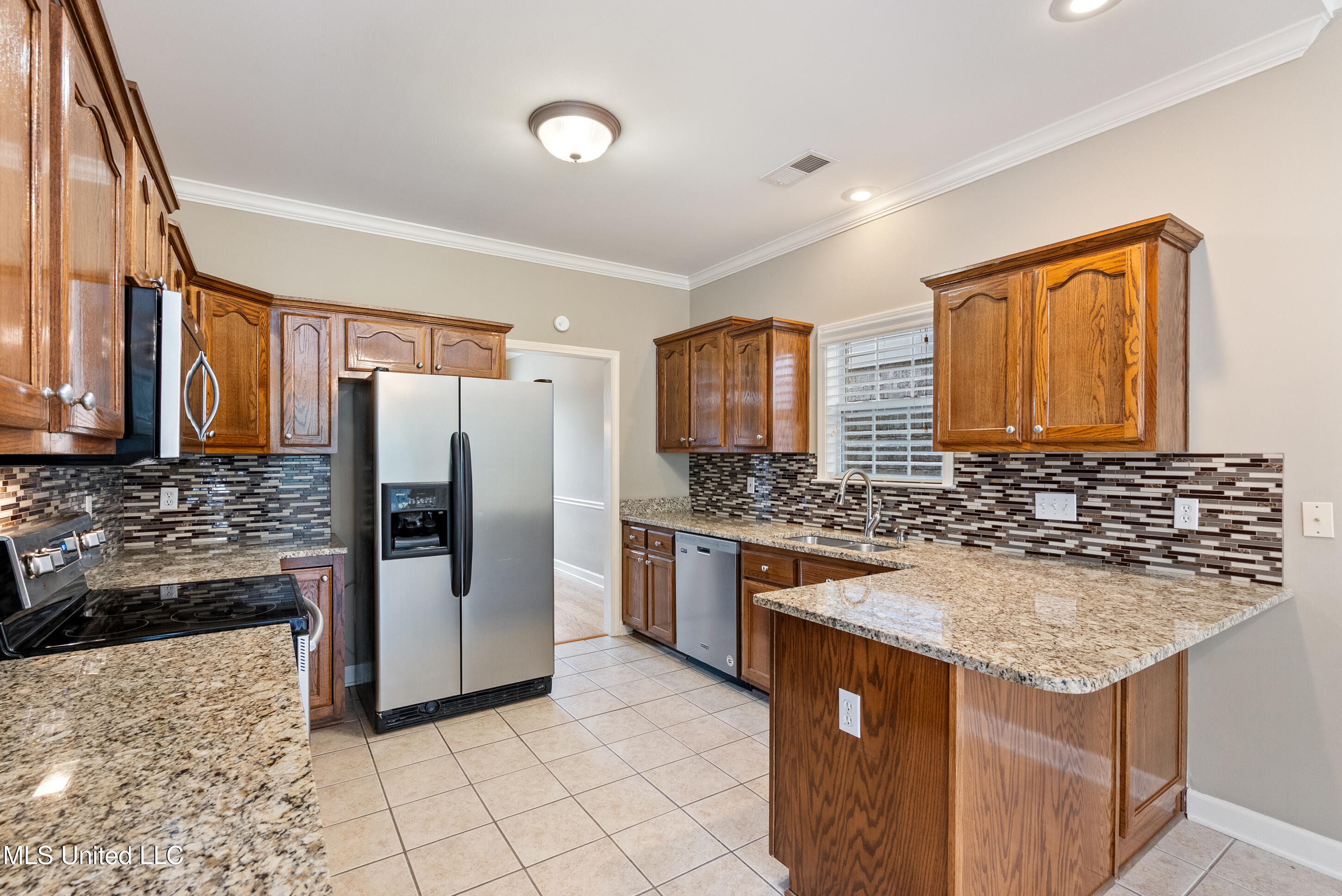 7056 Apache Drive Property Photo 10