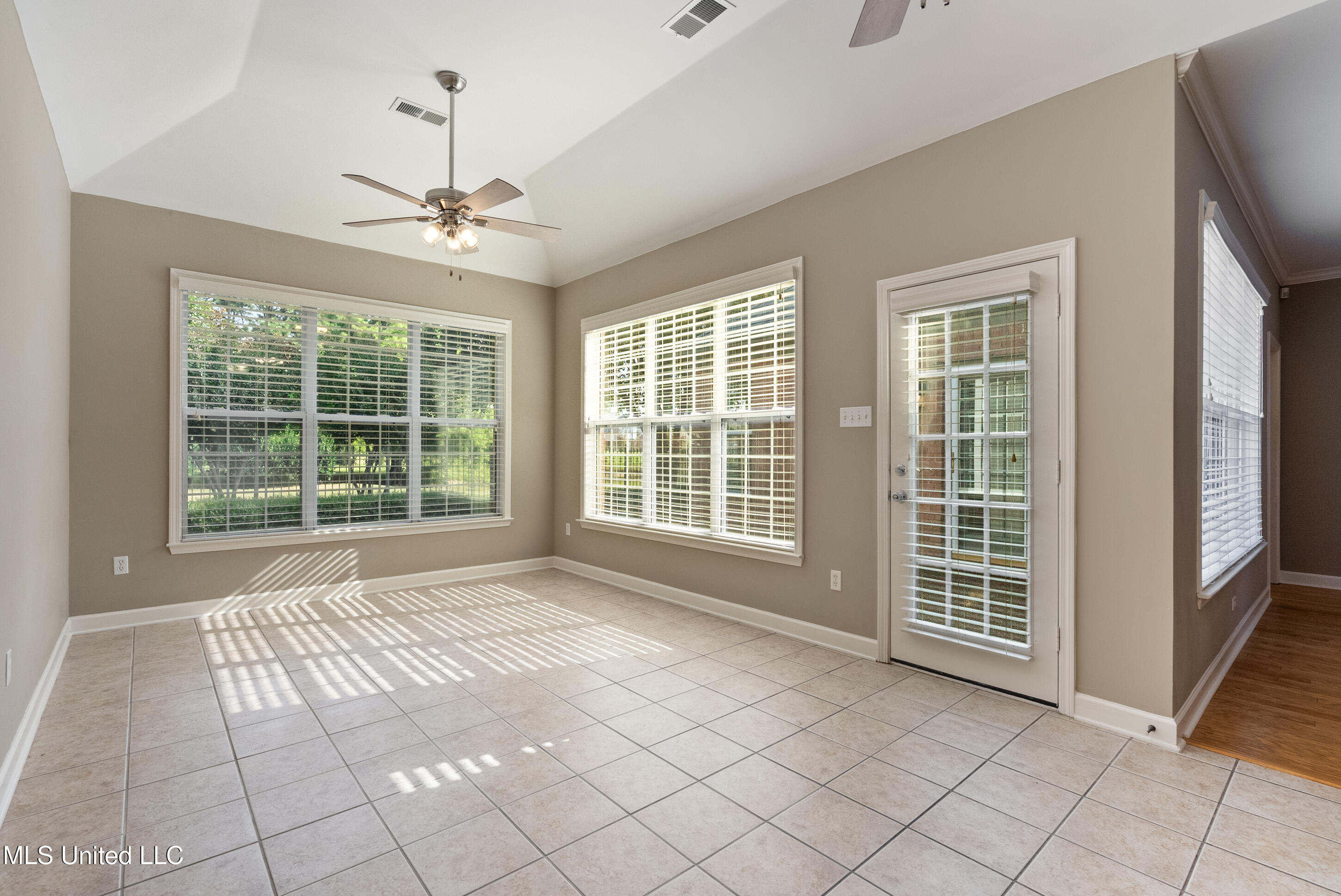 7056 Apache Drive Property Photo 11