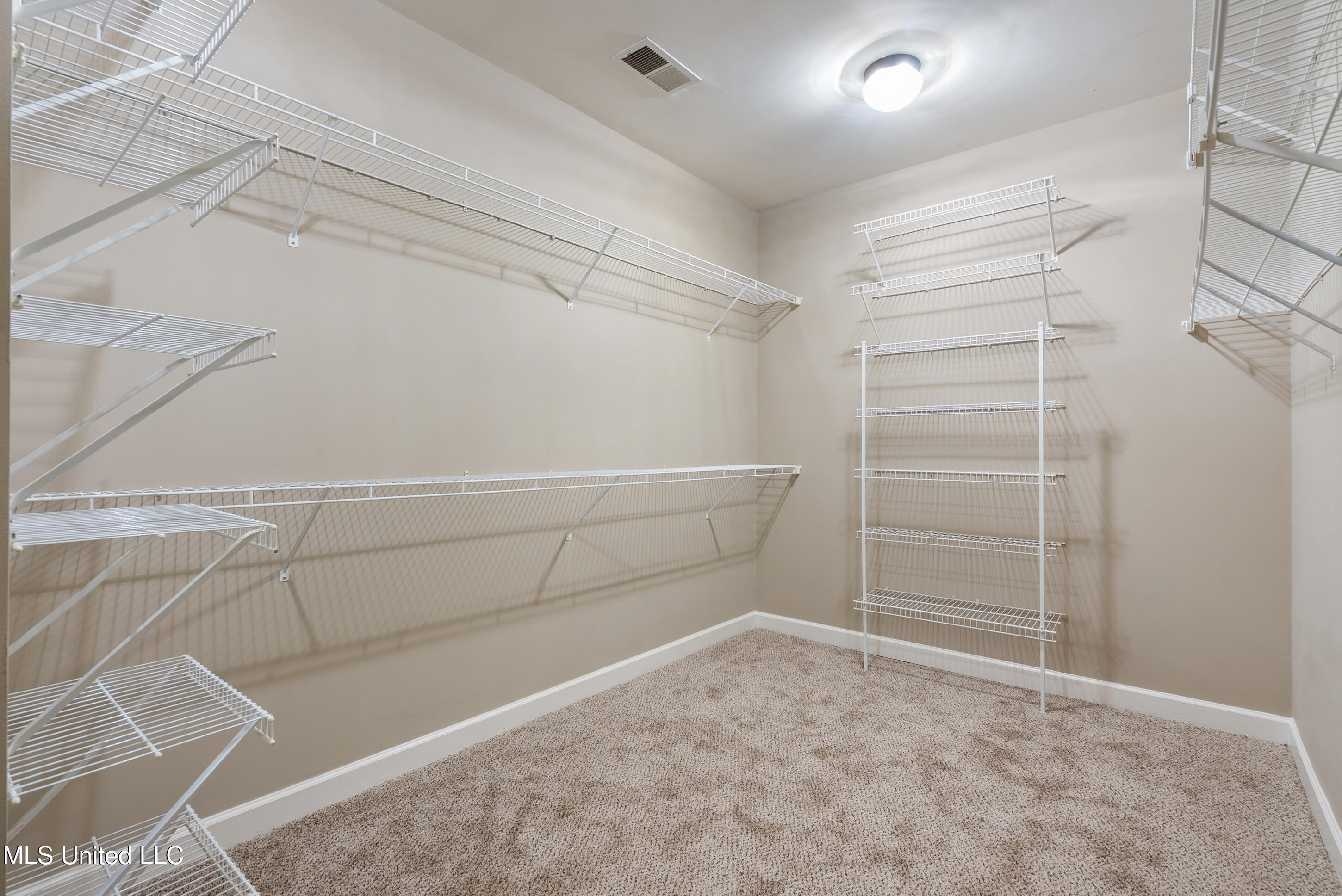 7056 Apache Drive Property Photo 18