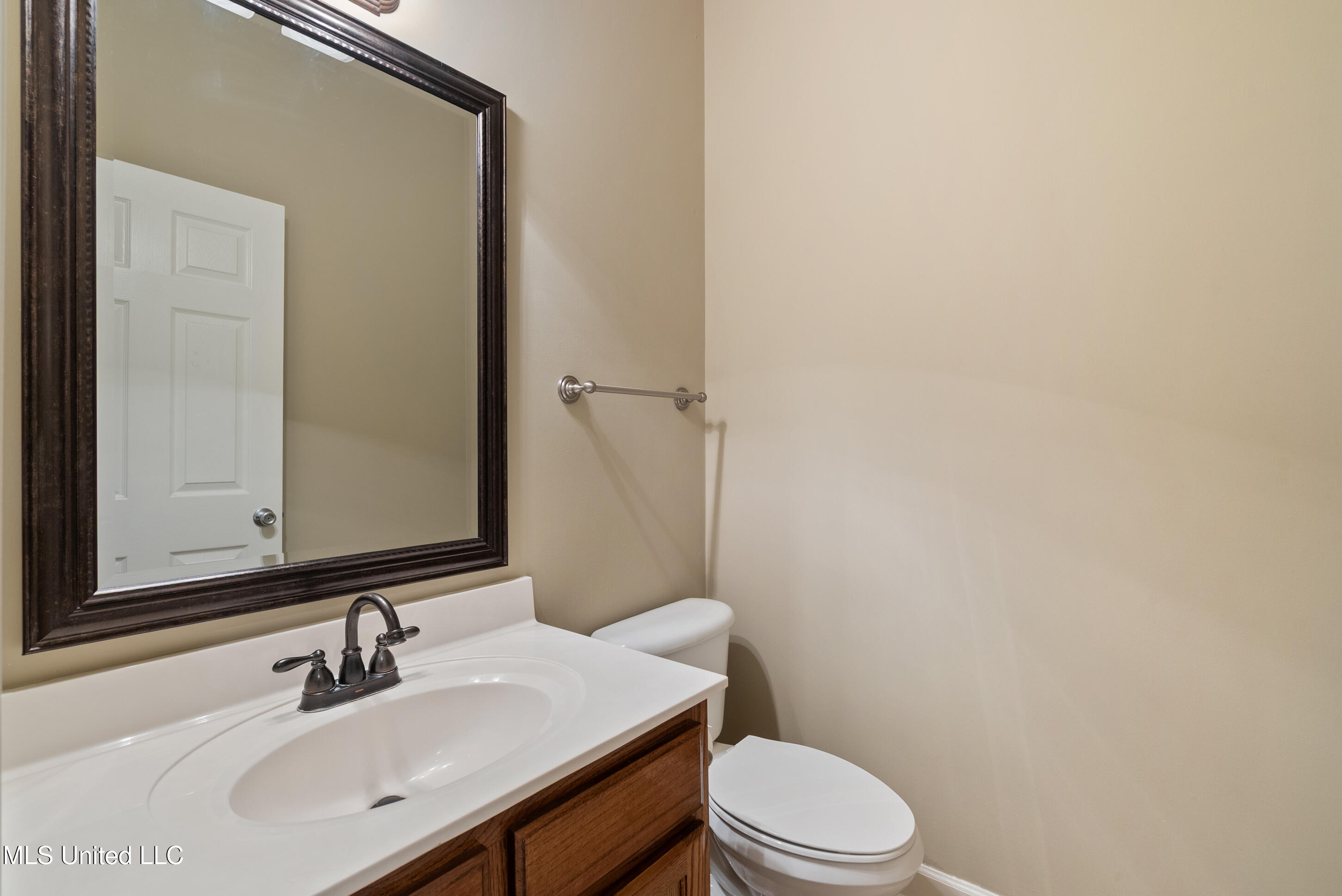 7056 Apache Drive Property Photo 19