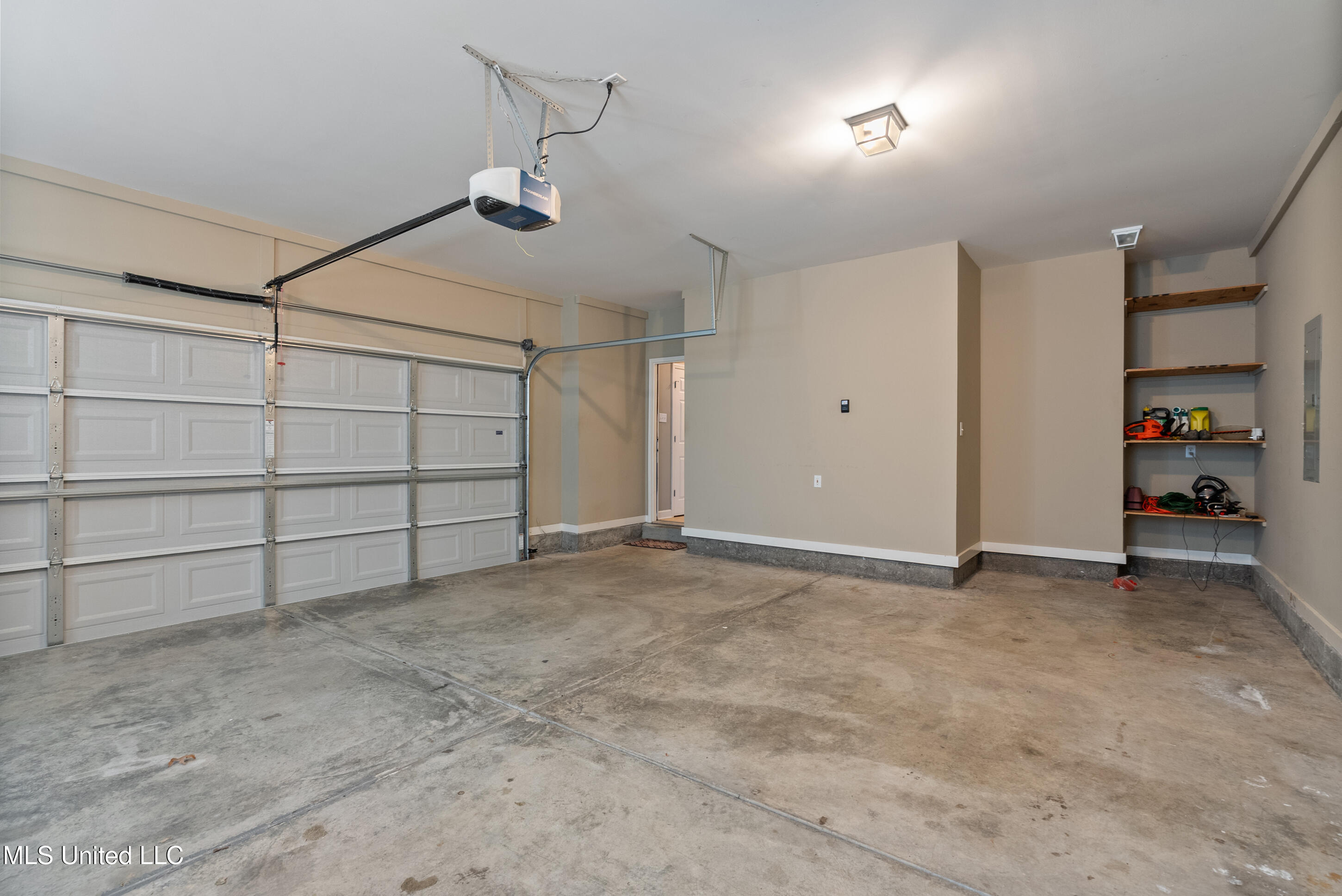 7056 Apache Drive Property Photo 27