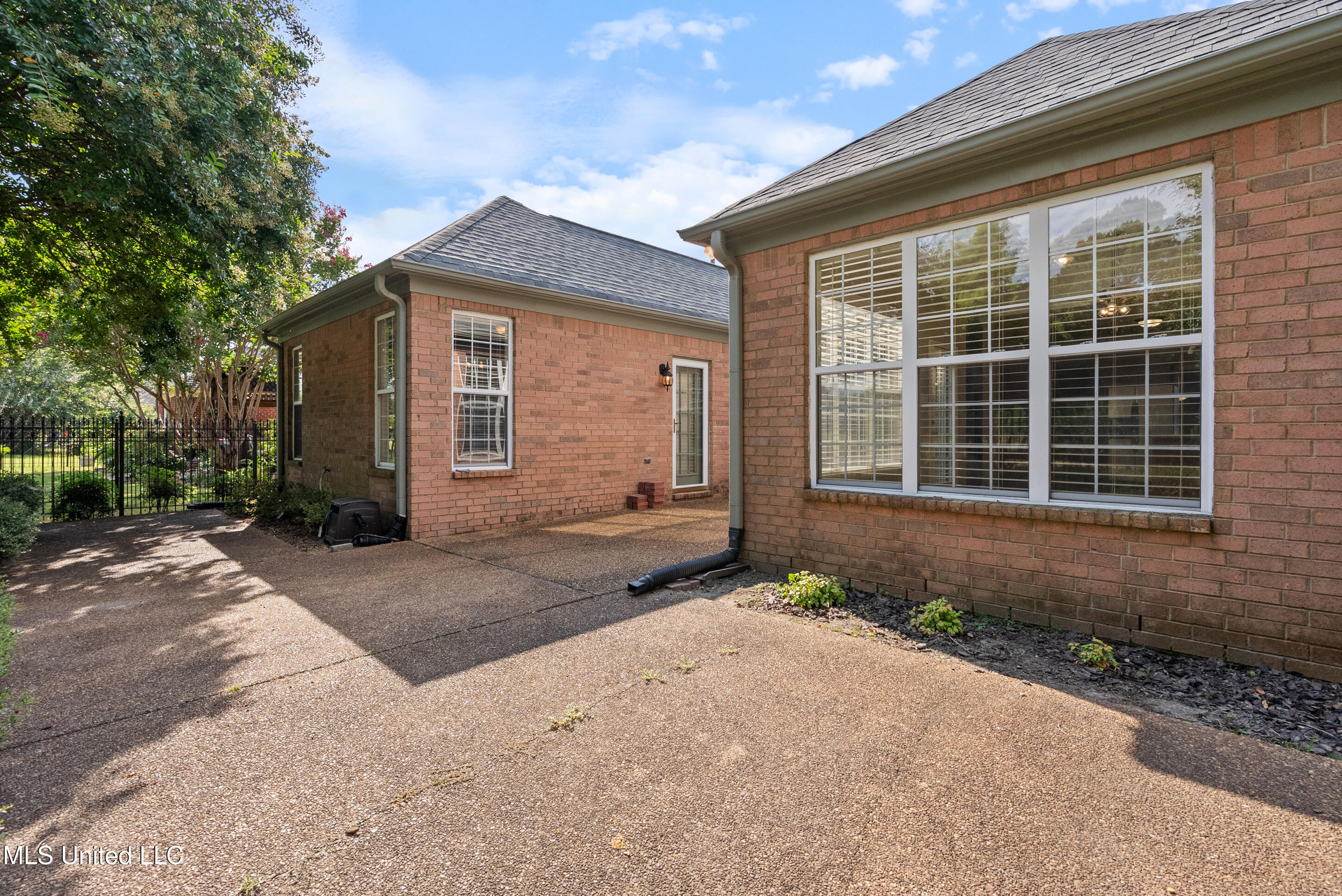 7056 Apache Drive Property Photo 30