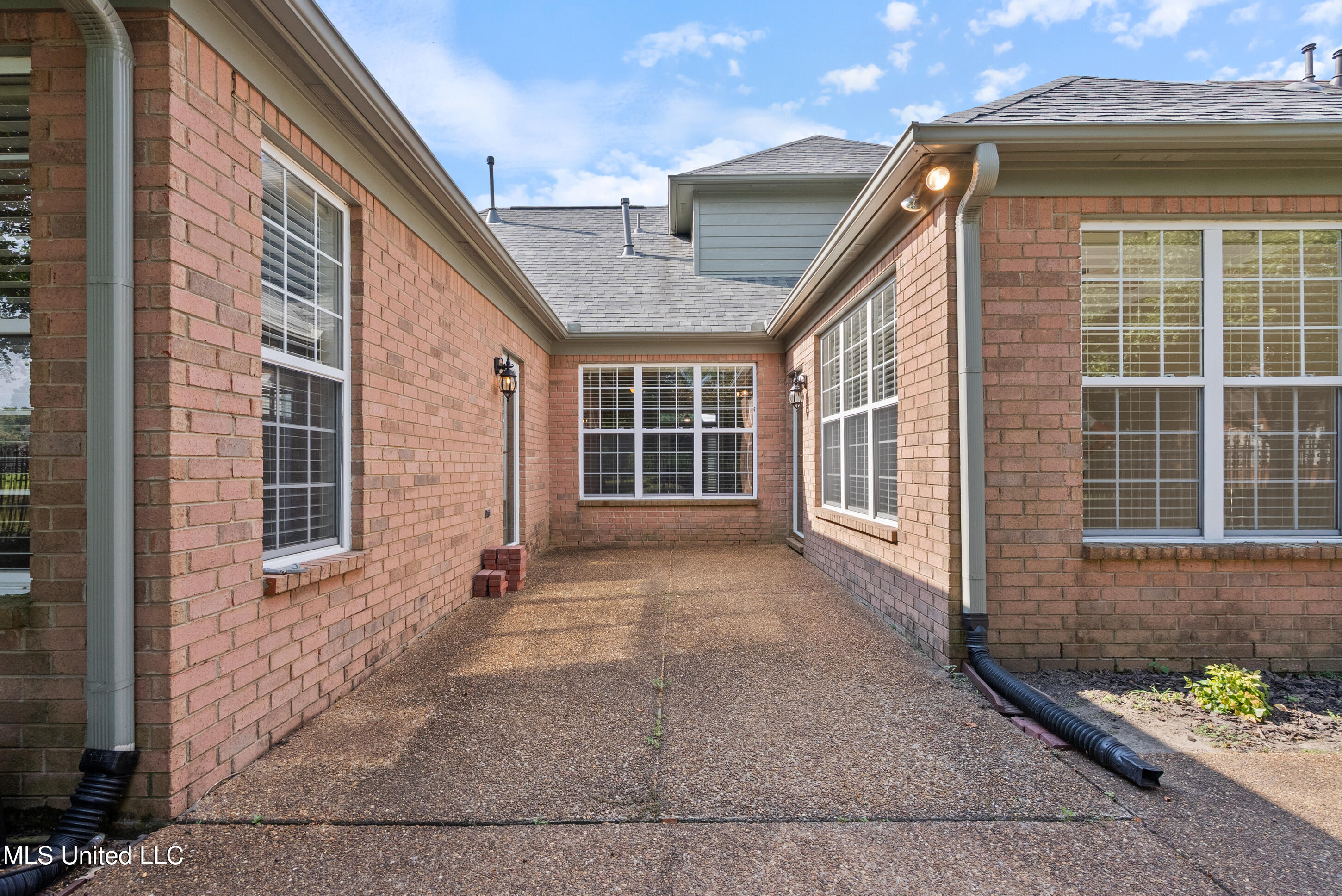 7056 Apache Drive Property Photo 31