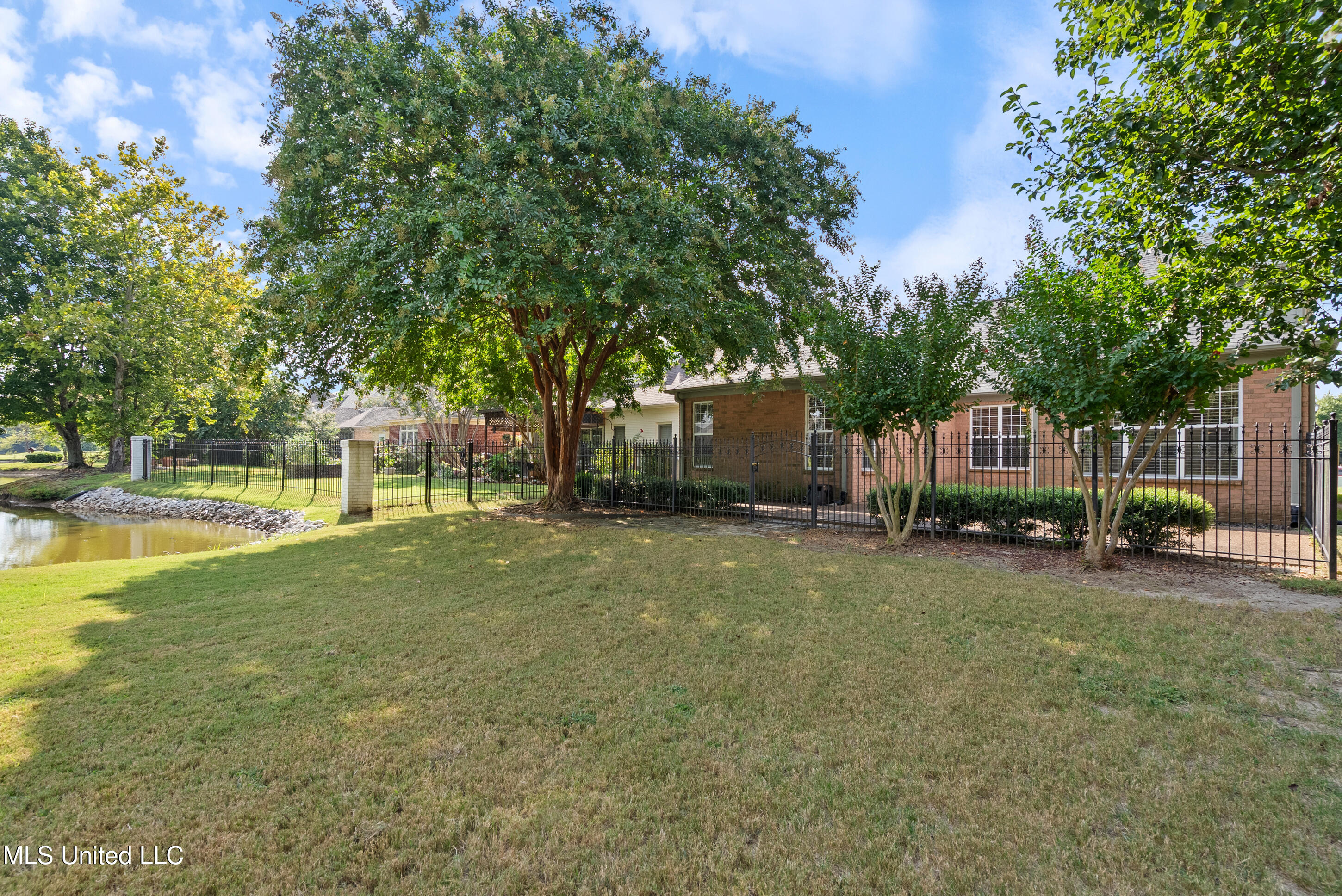 7056 Apache Drive Property Photo 32