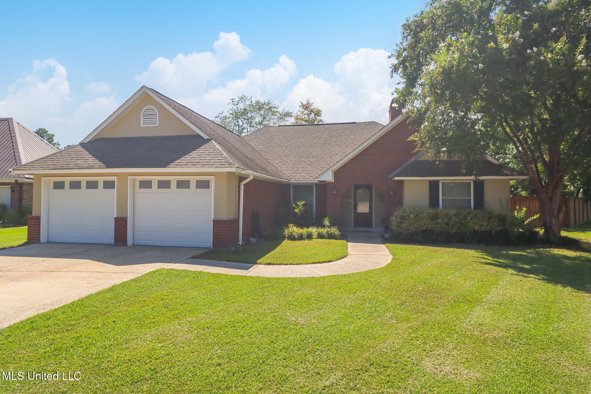 5010 Live Oak Drive Property Photo 1