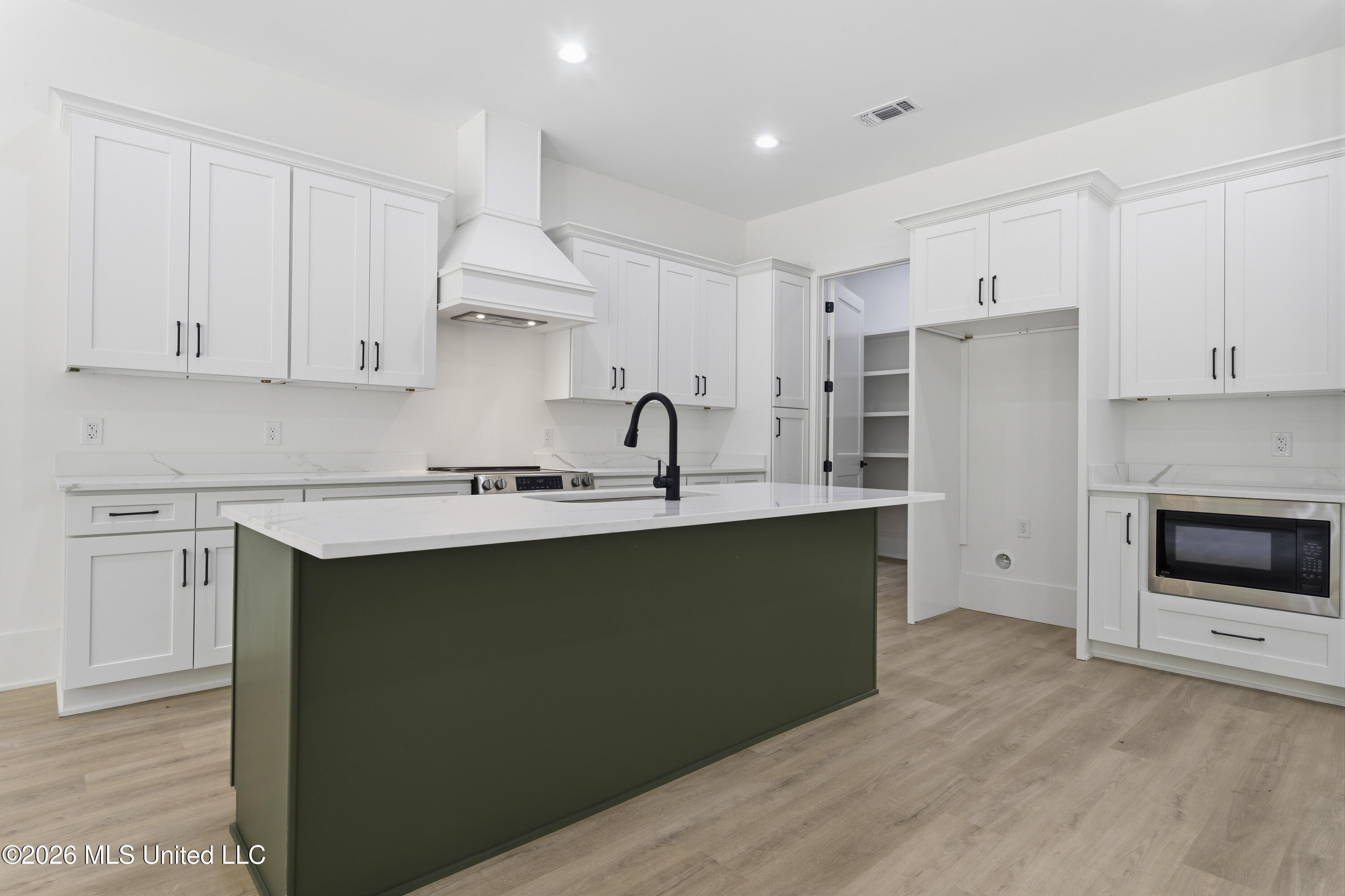 4180 Longleaf Place Property Photo 4