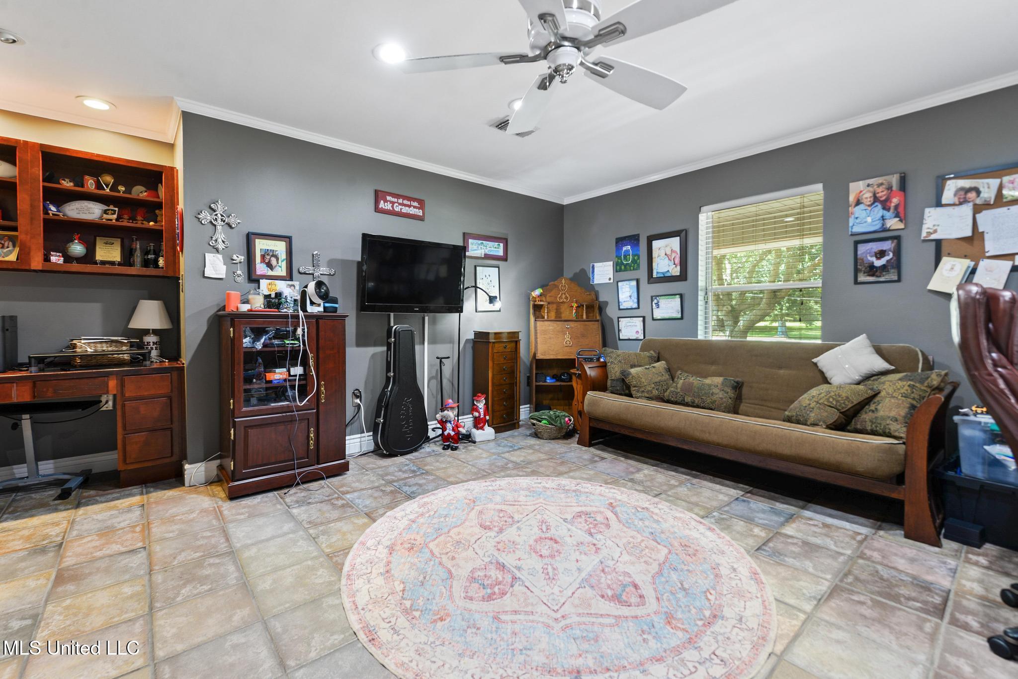 19085 Commission Road Property Photo 8