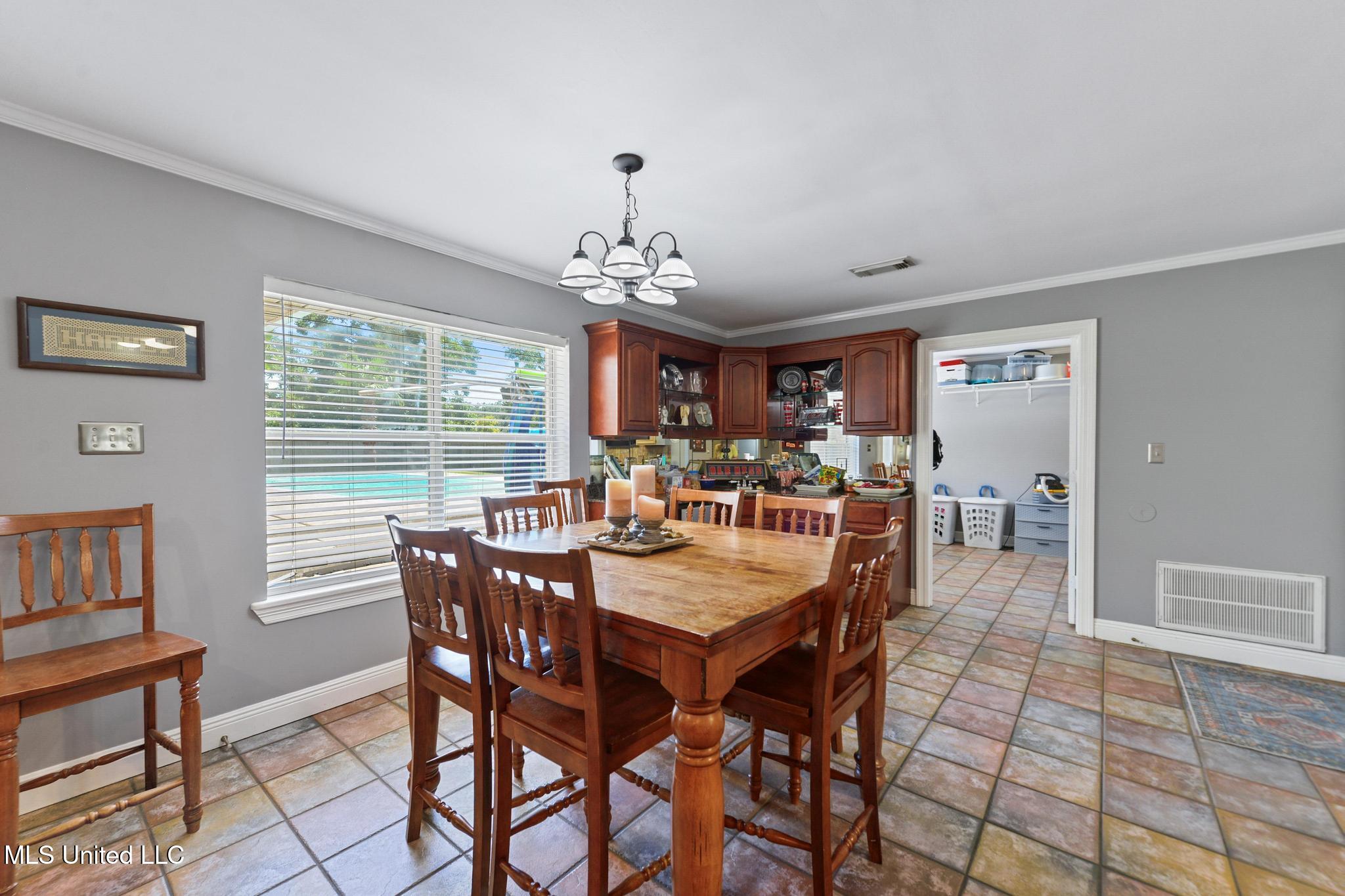 19085 Commission Road Property Photo 16