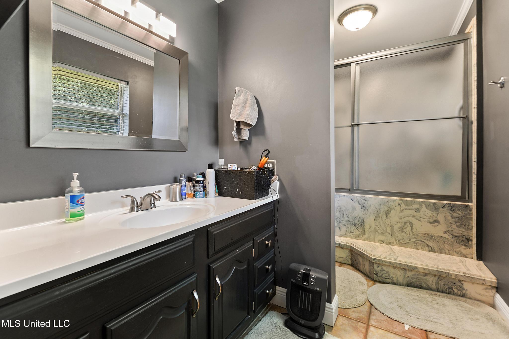 19085 Commission Road Property Photo 19